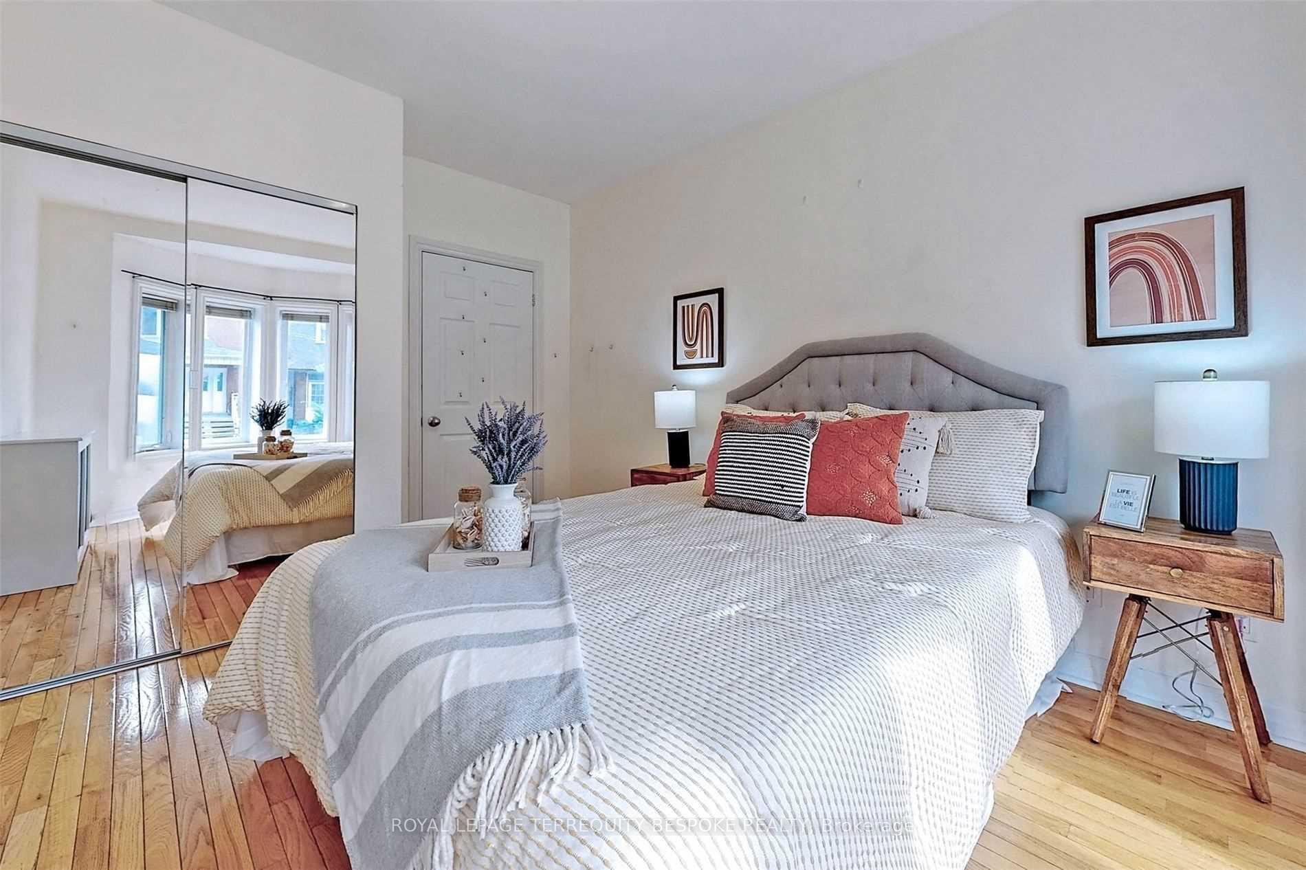 Photo 3 of Unit Main, 9 Concord Avenue, Toronto, Palmerston-Little Italy — HOMEH