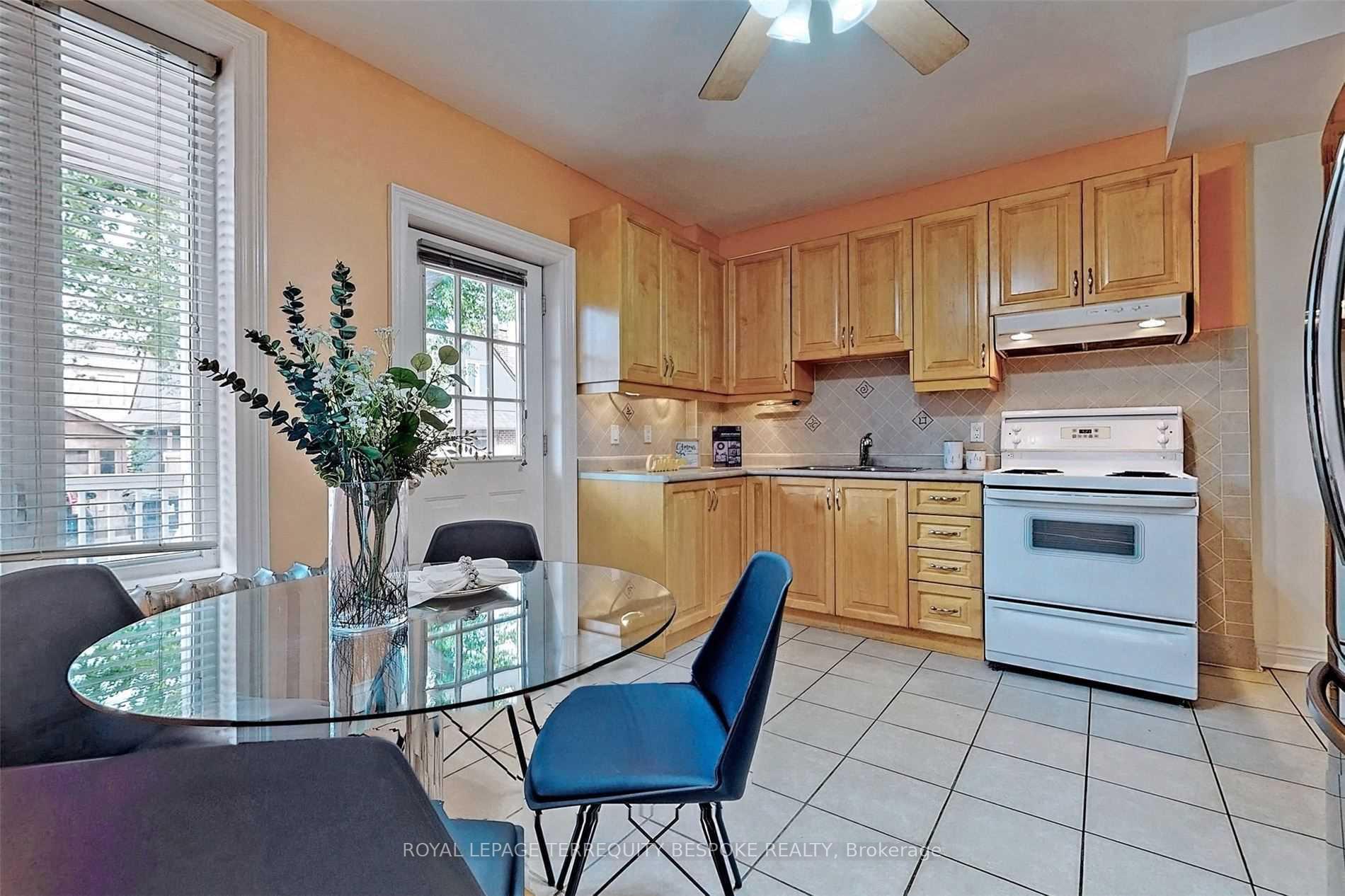 Photo 9 of Unit Main, 9 Concord Avenue, Toronto, Palmerston-Little Italy — HOMEH