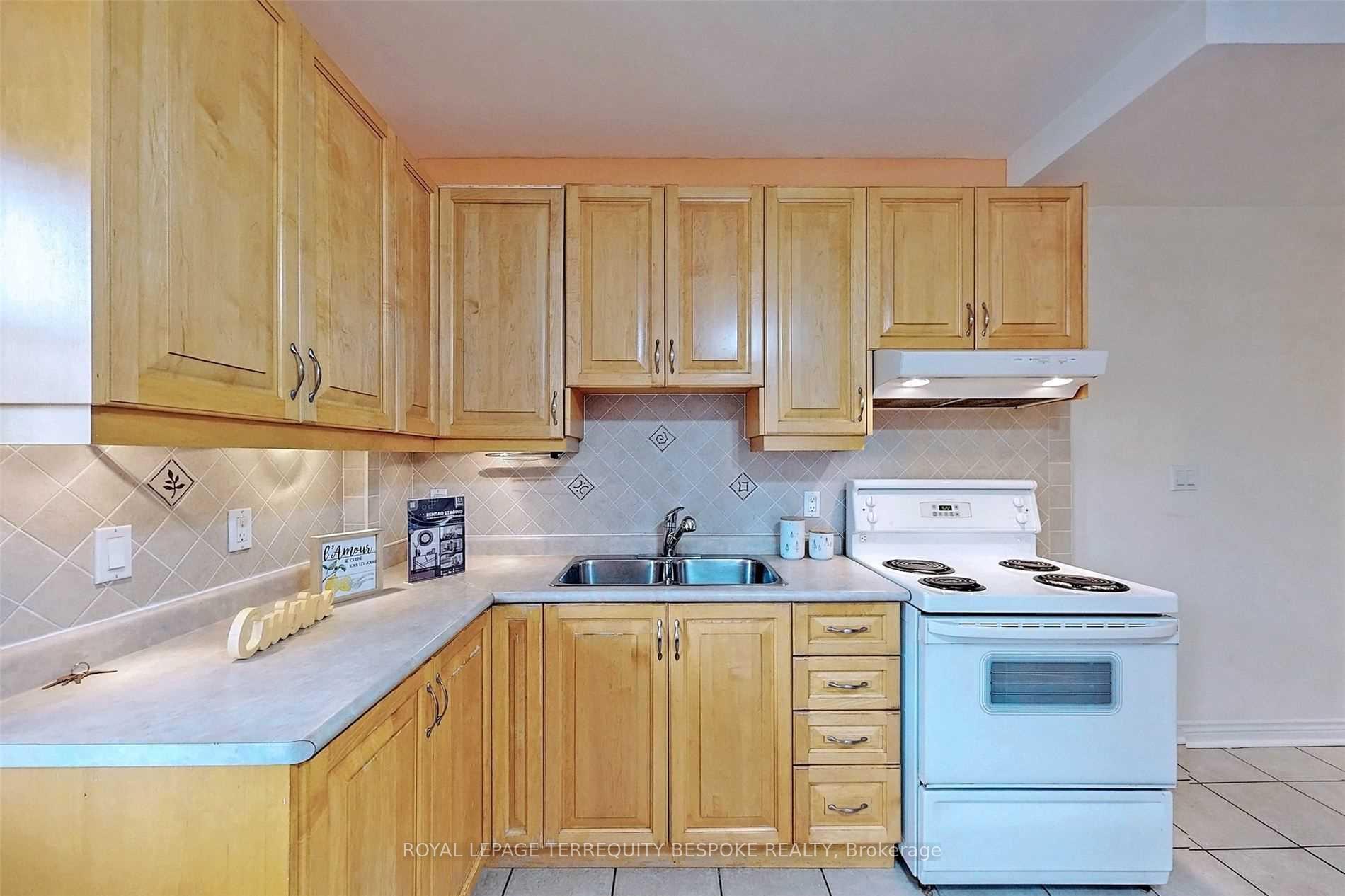 Photo 13 of Unit Main, 9 Concord Avenue, Toronto, Palmerston-Little Italy — HOMEH