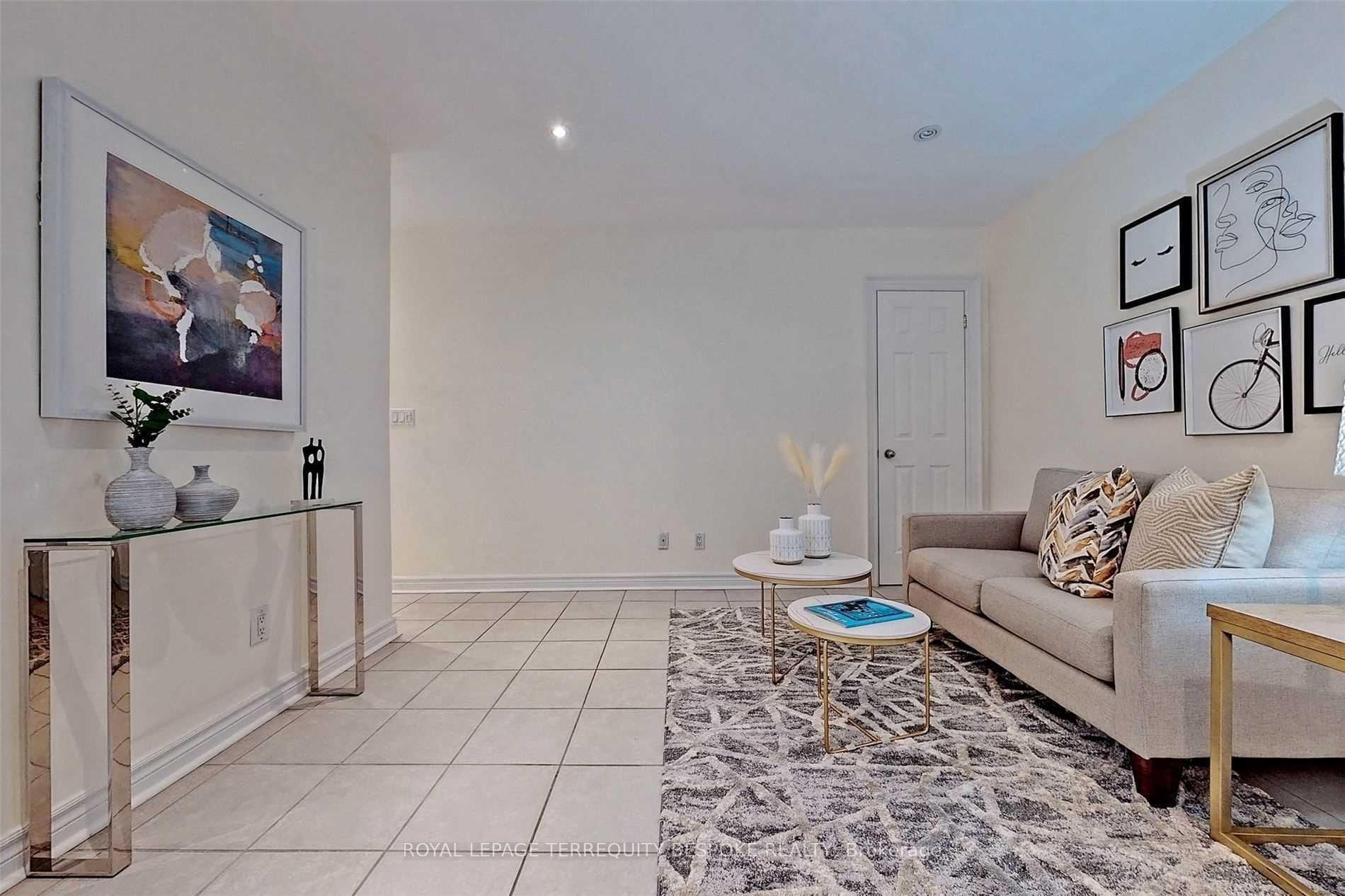 Photo 16 of Unit Main, 9 Concord Avenue, Toronto, Palmerston-Little Italy — HOMEH