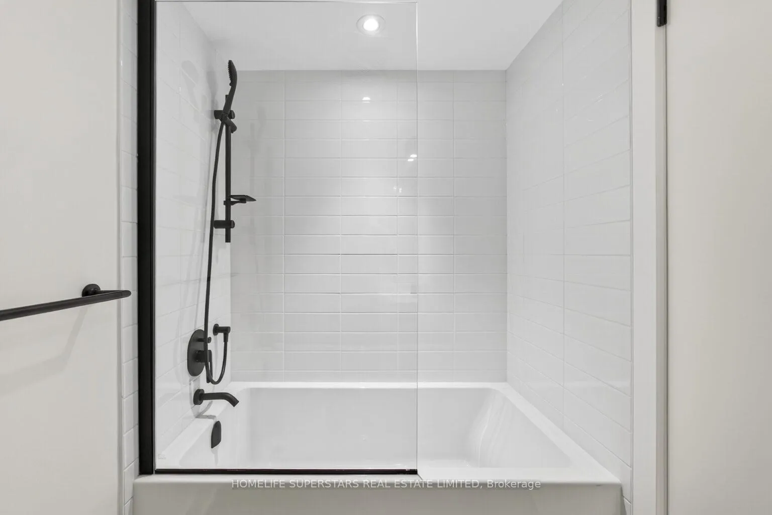 Photo 11 of Unit PH 3, 409 Bloor Street E, Toronto, Rosedale-Moore Park — HOMEH
