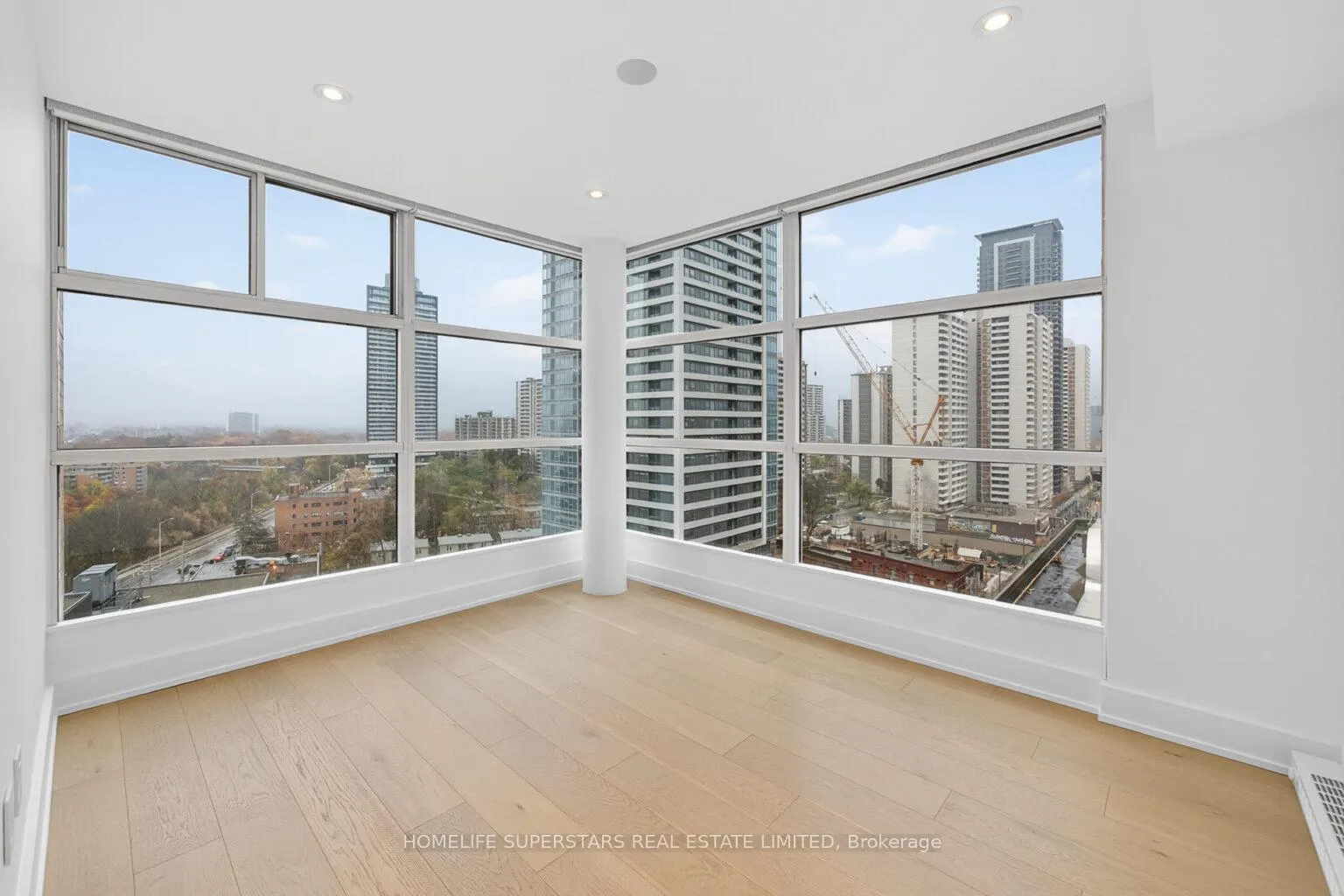Photo 13 of Unit PH 3, 409 Bloor Street E, Toronto, Rosedale-Moore Park — HOMEH