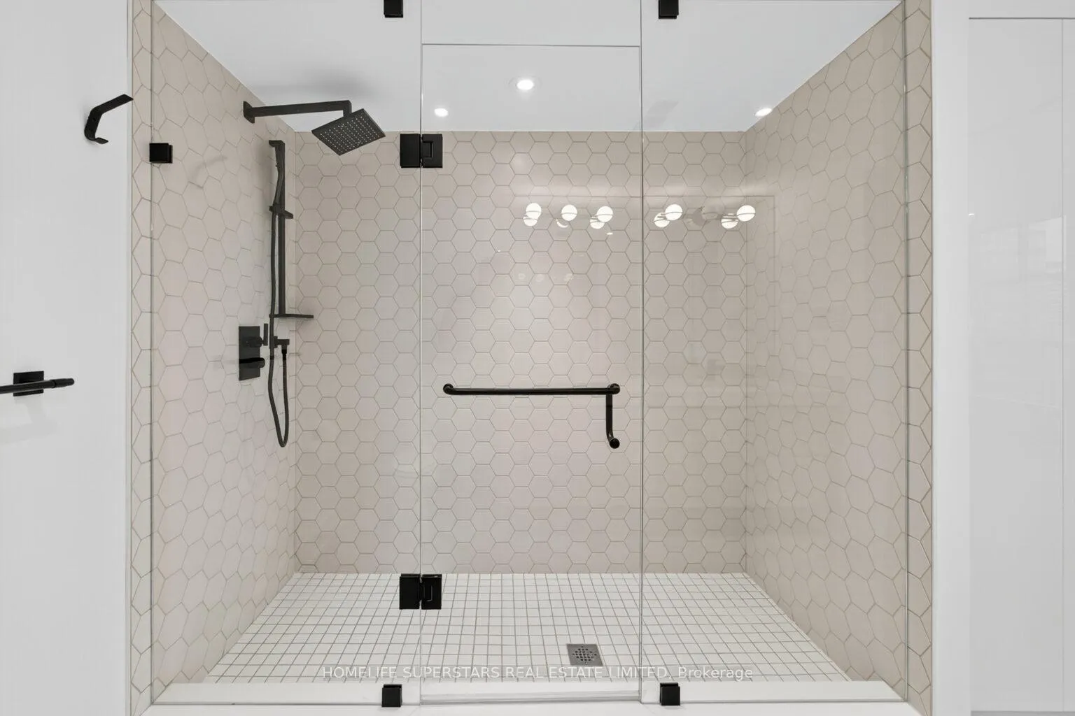 Photo 17 of Unit PH 3, 409 Bloor Street E, Toronto, Rosedale-Moore Park — HOMEH