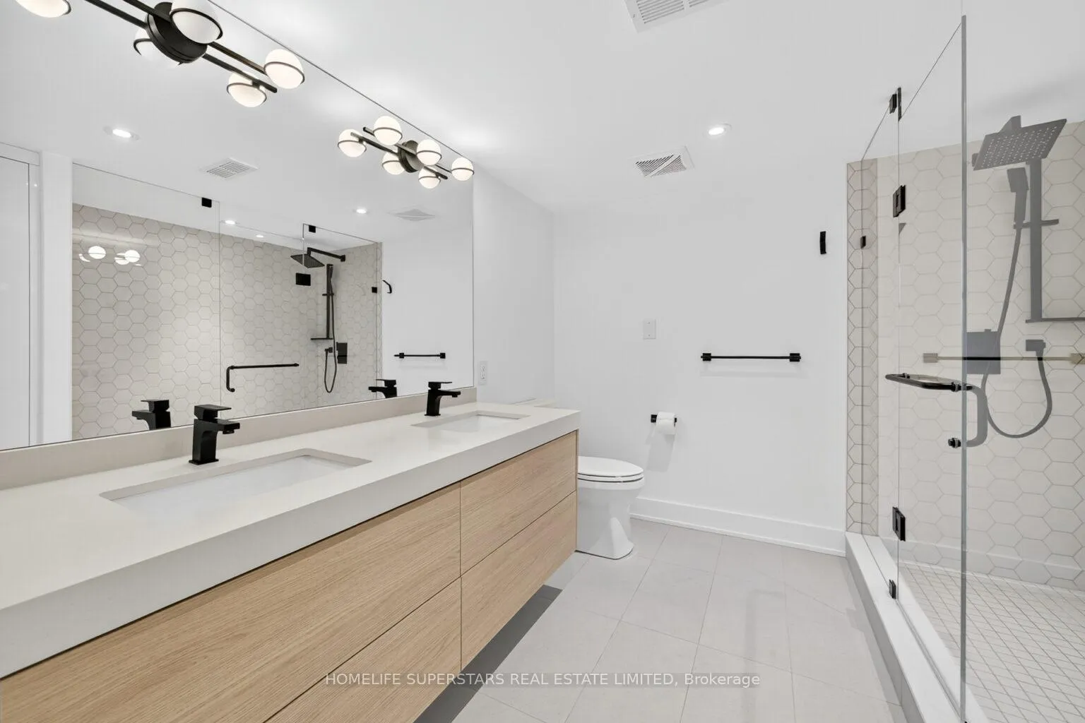 Photo 18 of Unit PH 3, 409 Bloor Street E, Toronto, Rosedale-Moore Park — HOMEH