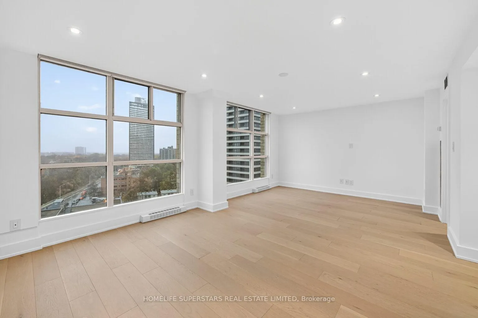 Photo 20 of Unit PH 3, 409 Bloor Street E, Toronto, Rosedale-Moore Park — HOMEH