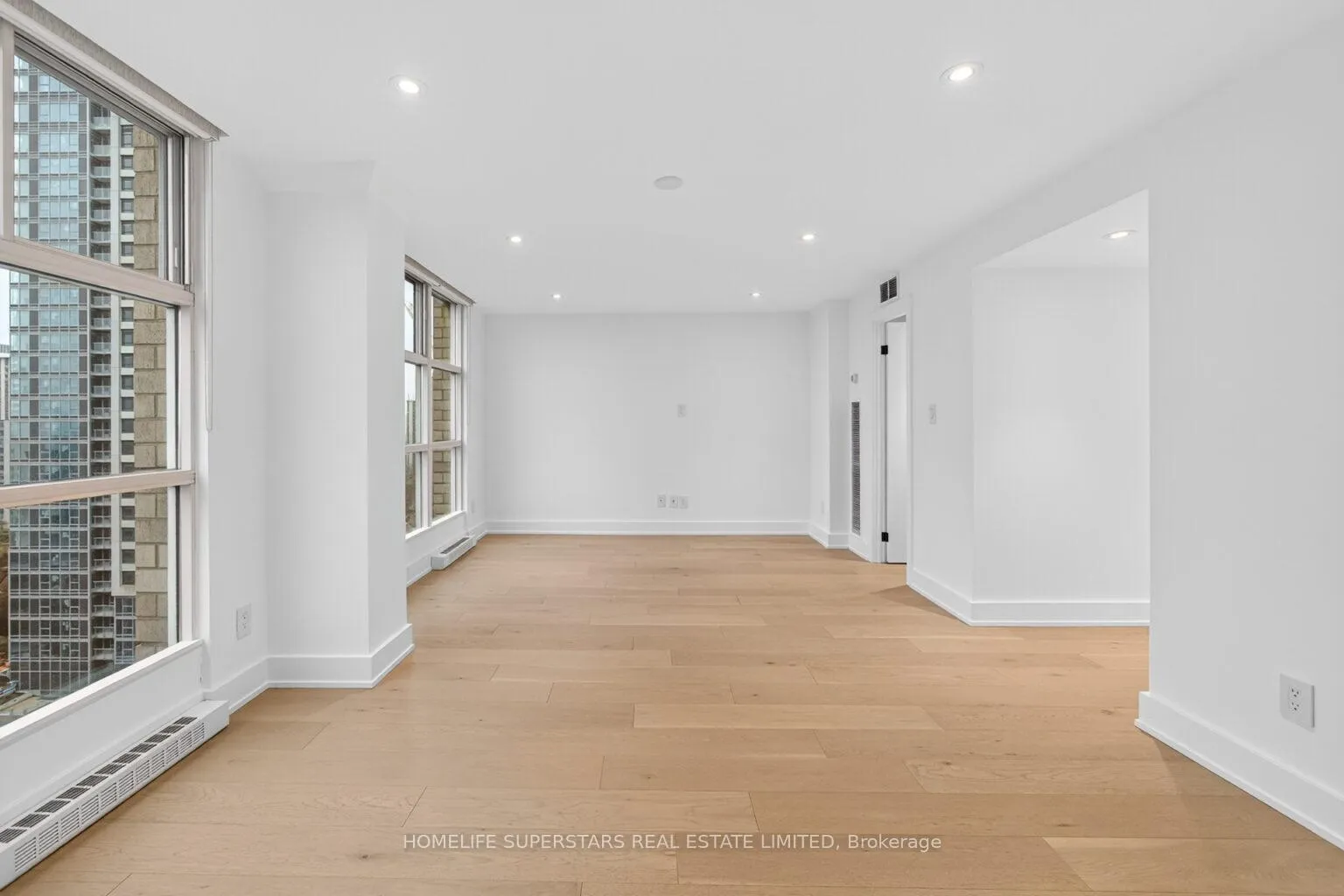 Photo 21 of Unit PH 3, 409 Bloor Street E, Toronto, Rosedale-Moore Park — HOMEH