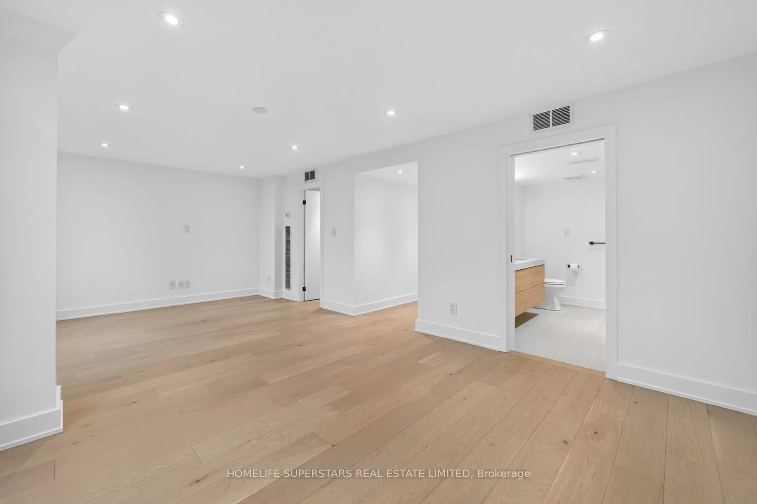 Photo 22 of Unit PH 3, 409 Bloor Street E, Toronto, Rosedale-Moore Park — HOMEH