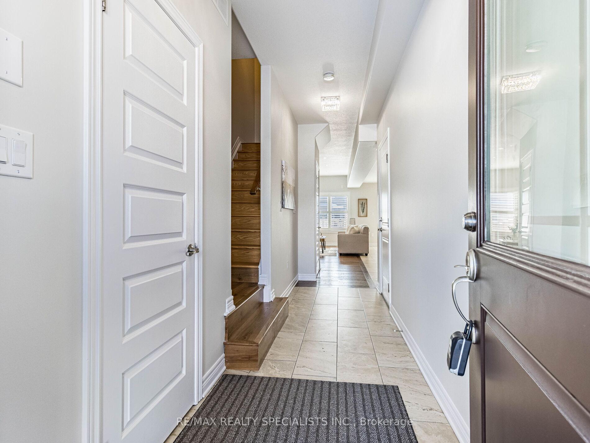 Photo 2 of 13 Harmony Way, Thorold, Rolling Meadows — HOMEH