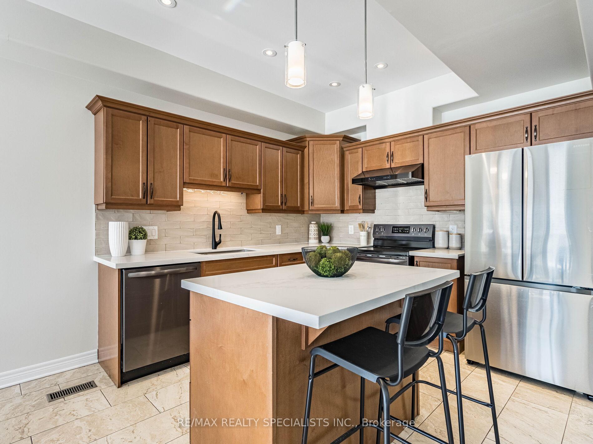 Photo 6 of 13 Harmony Way, Thorold, Rolling Meadows — HOMEH