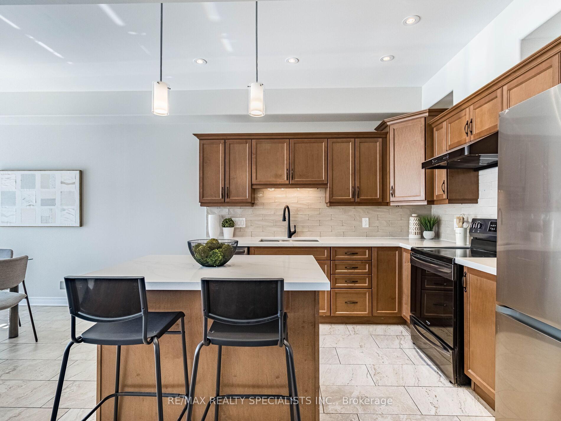 Photo 11 of 13 Harmony Way, Thorold, Rolling Meadows — HOMEH