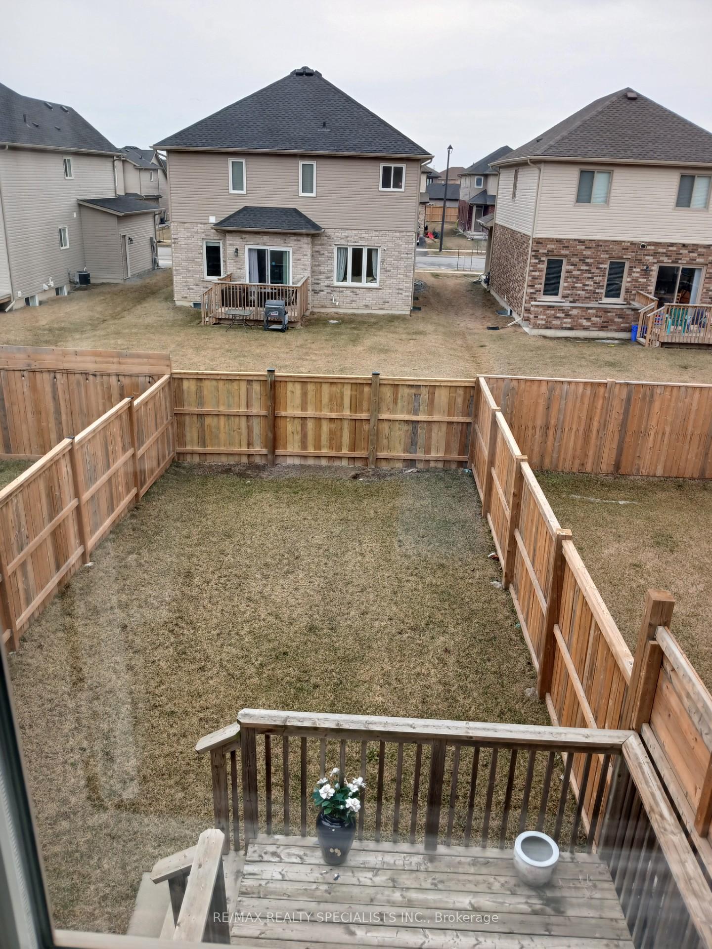 Photo 27 of 13 Harmony Way, Thorold, Rolling Meadows — HOMEH