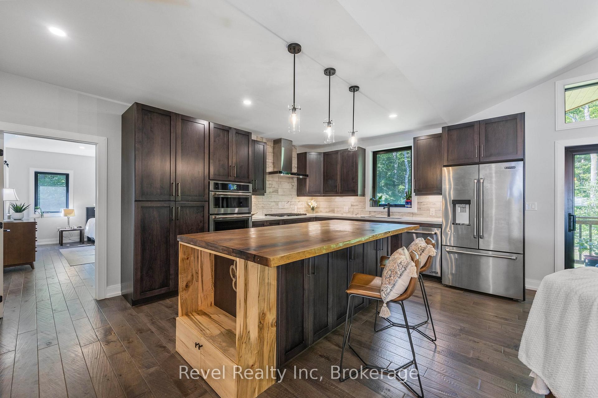 Photo 9 of 704 Rue Lafontaine Road, Tiny, Rural Tiny — HOMEH