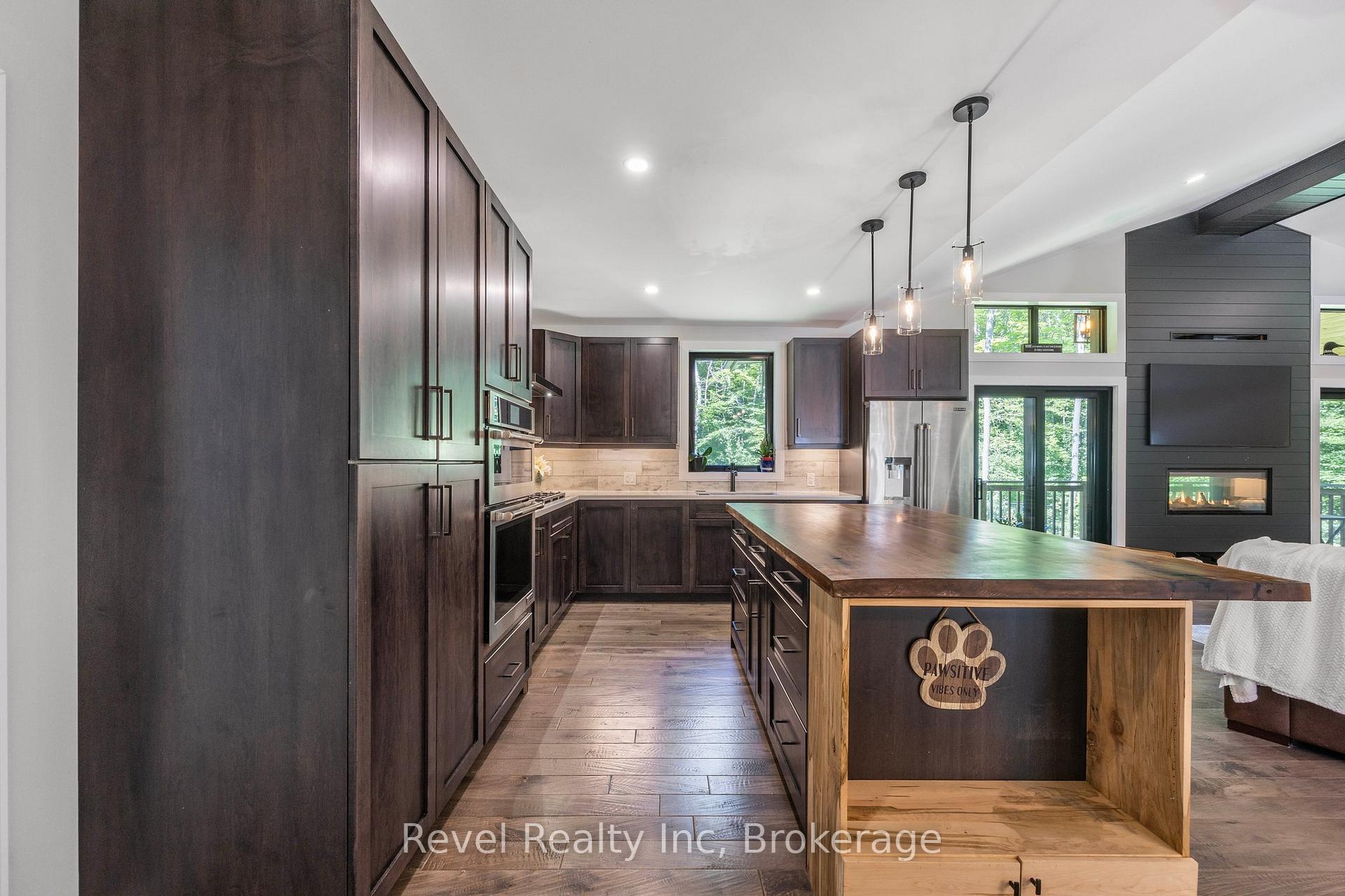 Photo 10 of 704 Rue Lafontaine Road, Tiny, Rural Tiny — HOMEH
