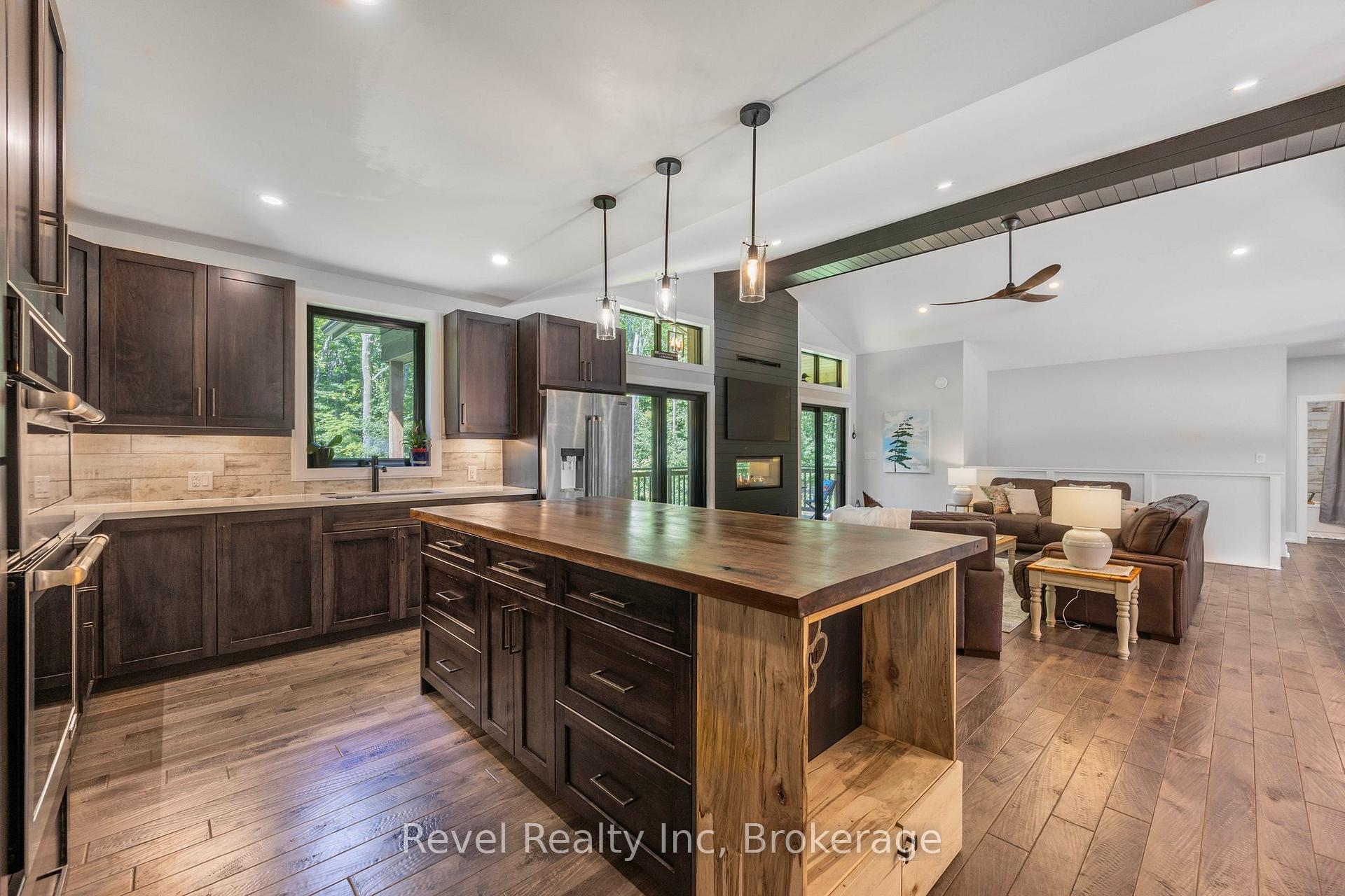 Photo 11 of 704 Rue Lafontaine Road, Tiny, Rural Tiny — HOMEH