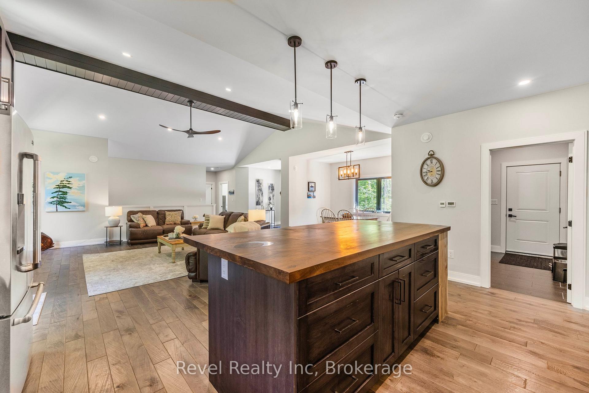 Photo 16 of 704 Rue Lafontaine Road, Tiny, Rural Tiny — HOMEH