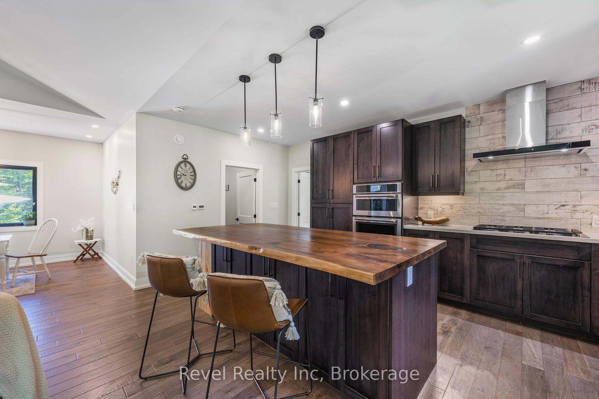 Photo 18 of 704 Rue Lafontaine Road, Tiny, Rural Tiny — HOMEH