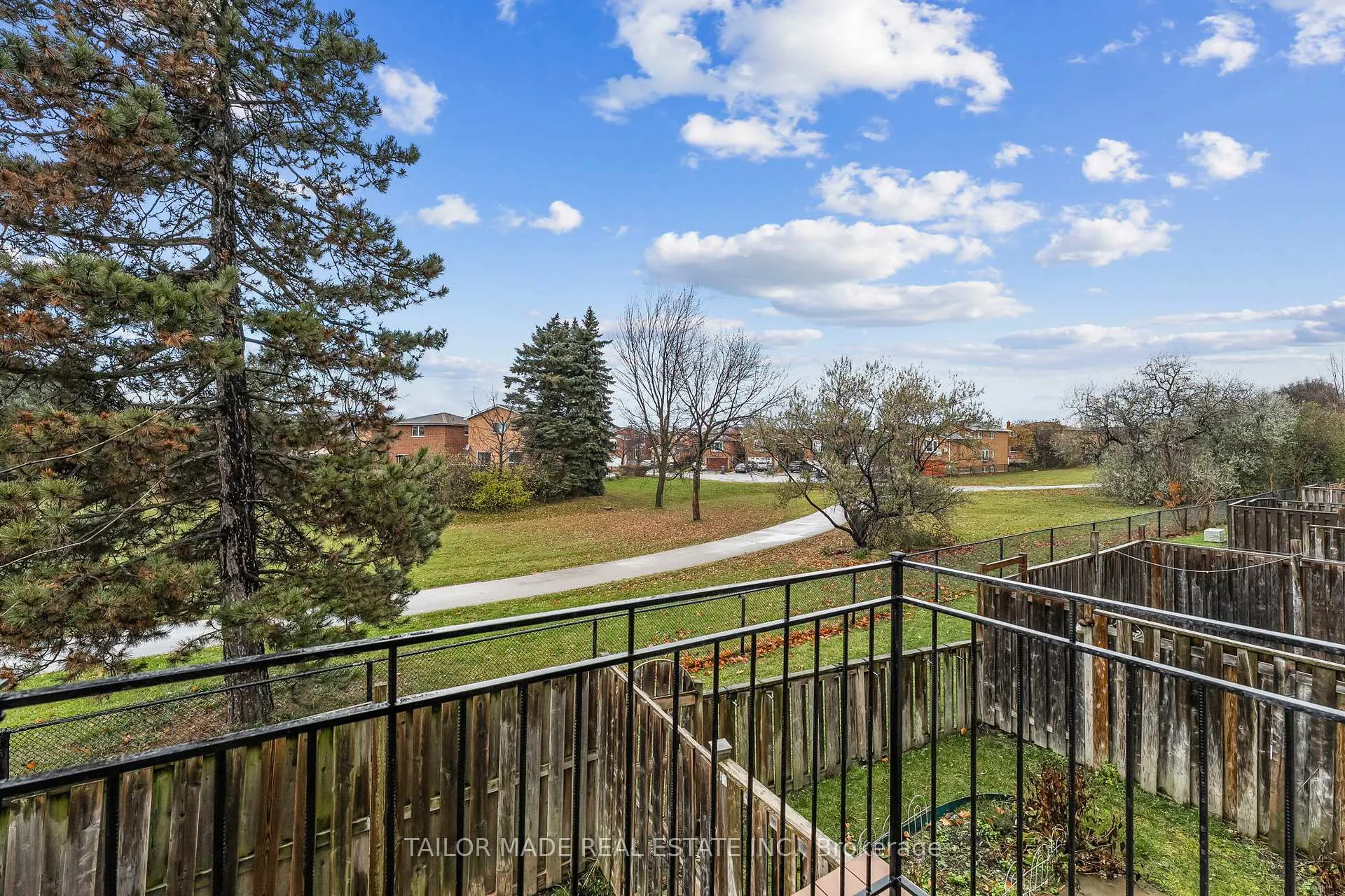 Photo 7 of 38 Collins Crescent, Brampton, Brampton North — HOMEH