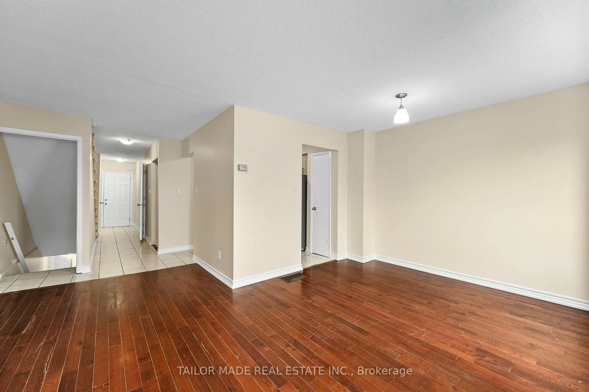 Photo 10 of 38 Collins Crescent, Brampton, Brampton North — HOMEH