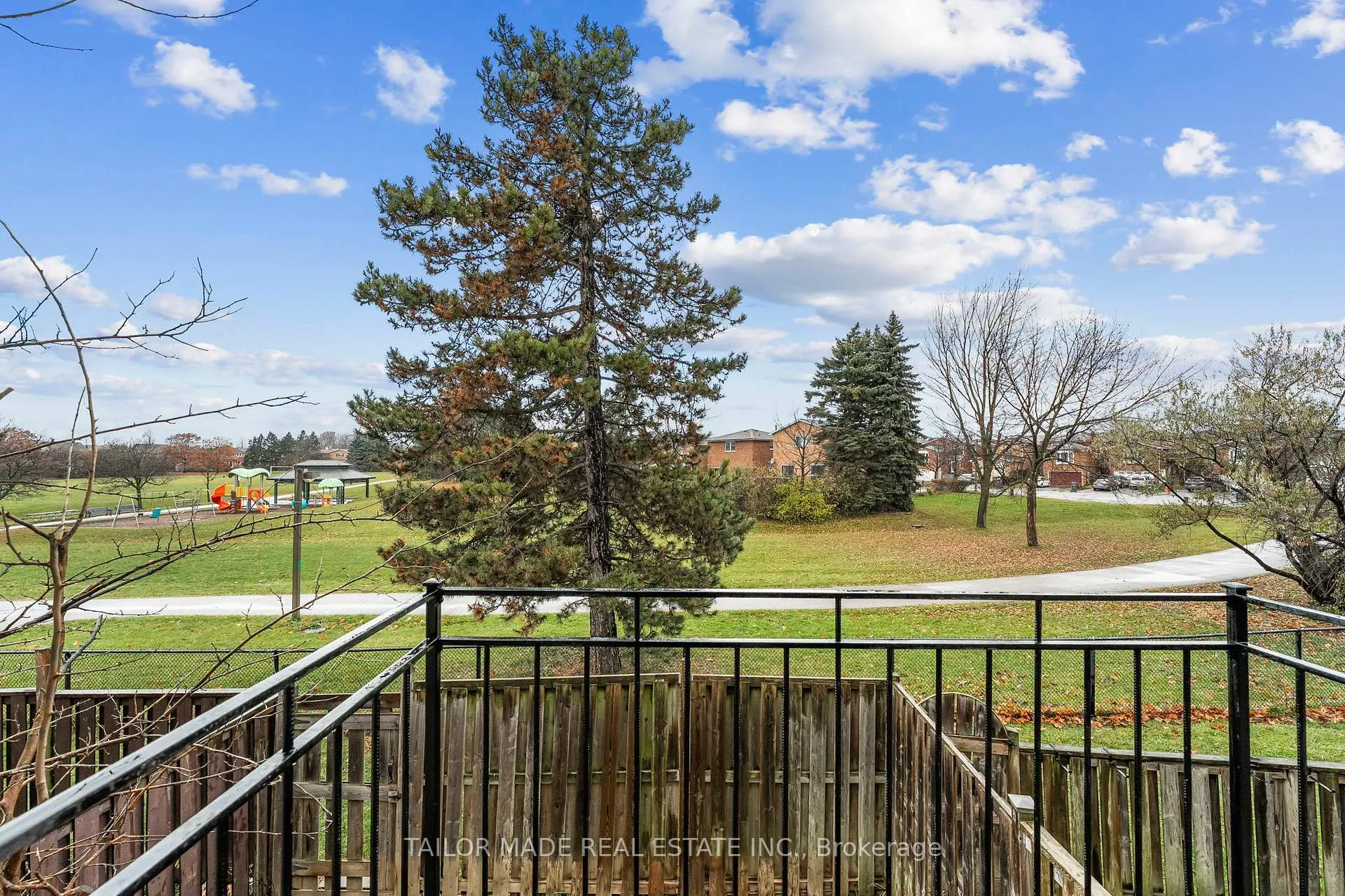 Photo 31 of 38 Collins Crescent, Brampton, Brampton North — HOMEH