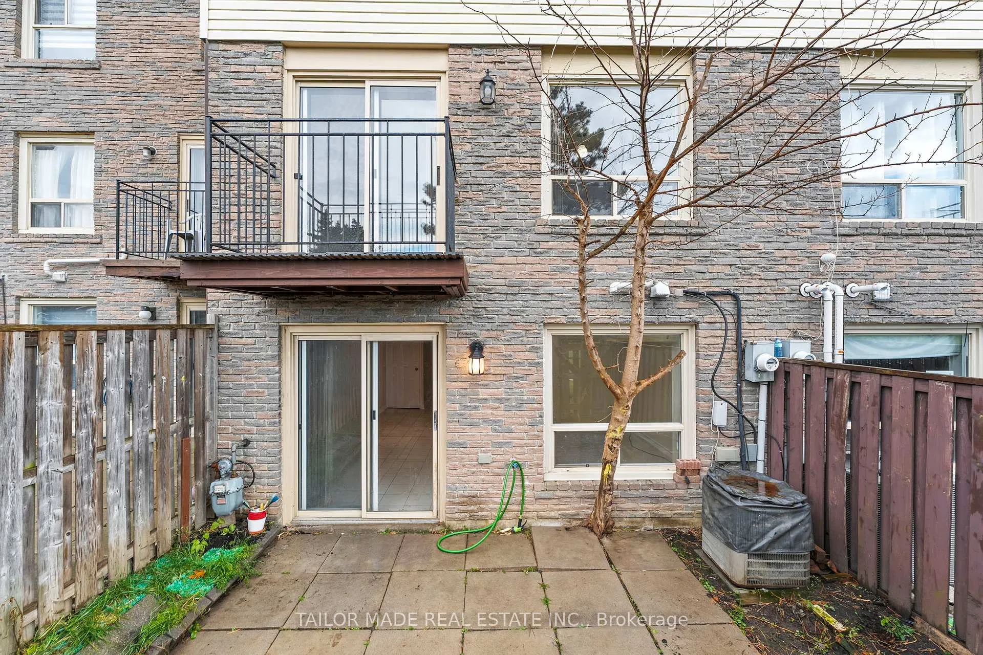 Photo 34 of 38 Collins Crescent, Brampton, Brampton North — HOMEH