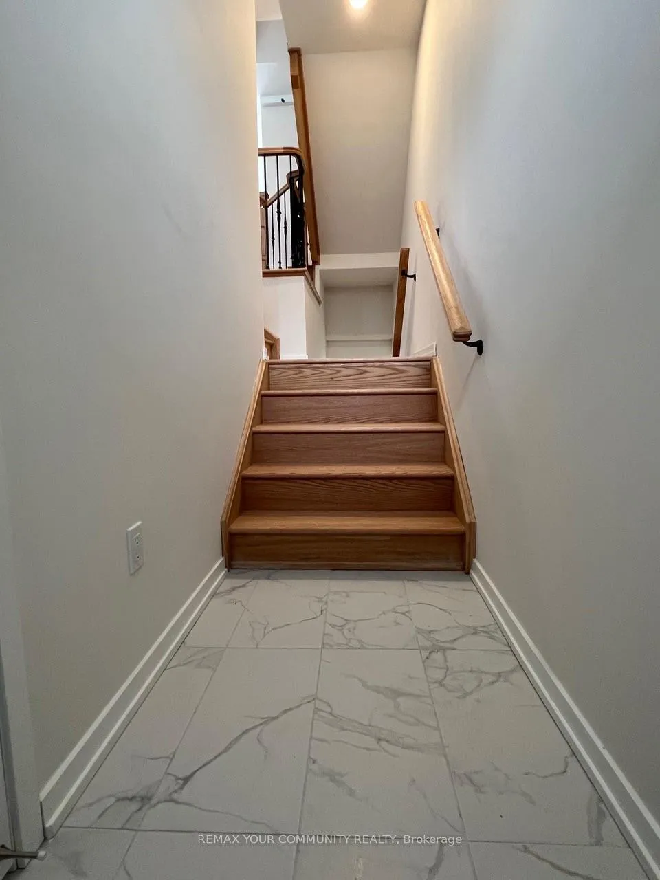 Photo 2 of 137 Rattenbury Road, Vaughan, Patterson — HOMEH