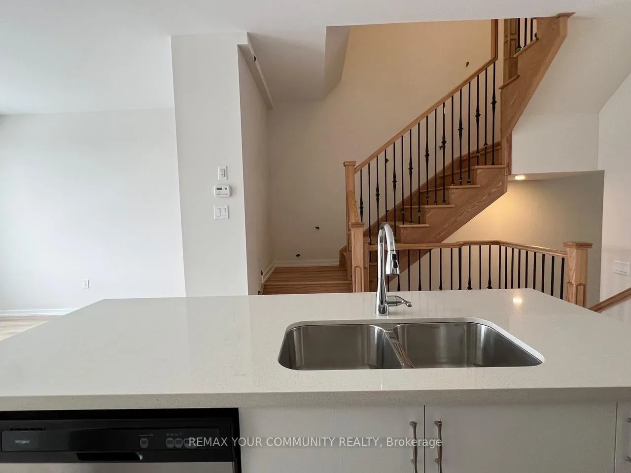 Photo 8 of 137 Rattenbury Road, Vaughan, Patterson — HOMEH