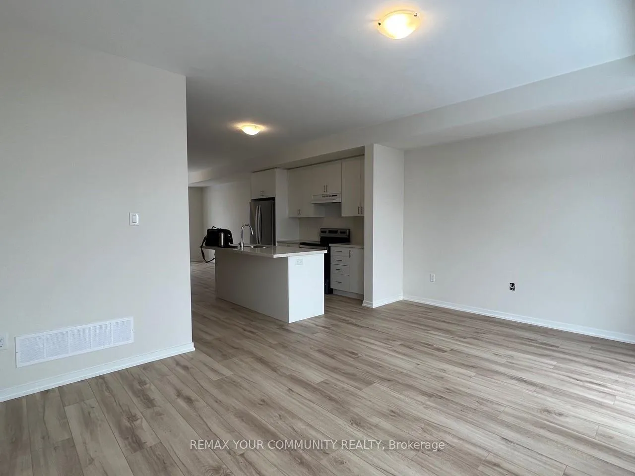 Photo 15 of 137 Rattenbury Road, Vaughan, Patterson — HOMEH