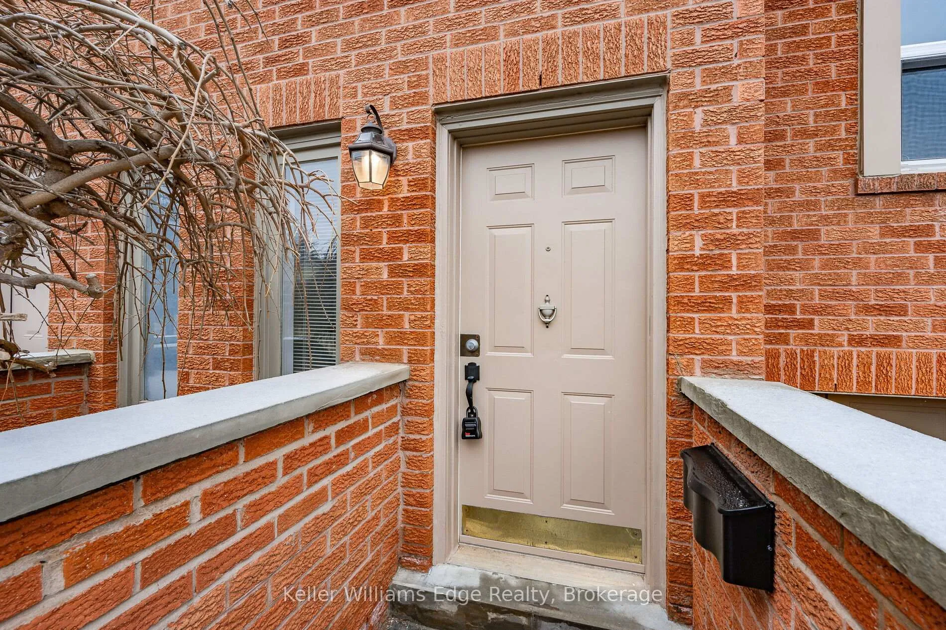 Photo 5 of Unit 2, 1570 Reeves Gate, Oakville, Glen Abbey — HOMEH