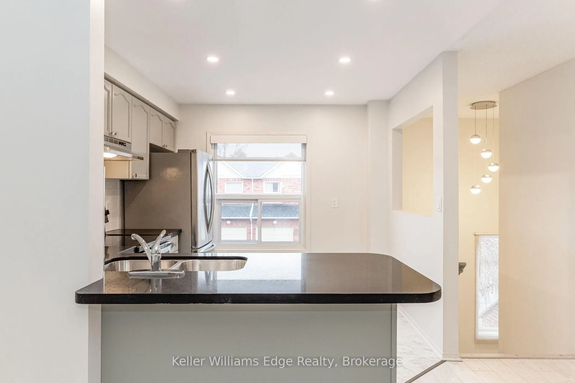 Photo 10 of Unit 2, 1570 Reeves Gate, Oakville, Glen Abbey — HOMEH