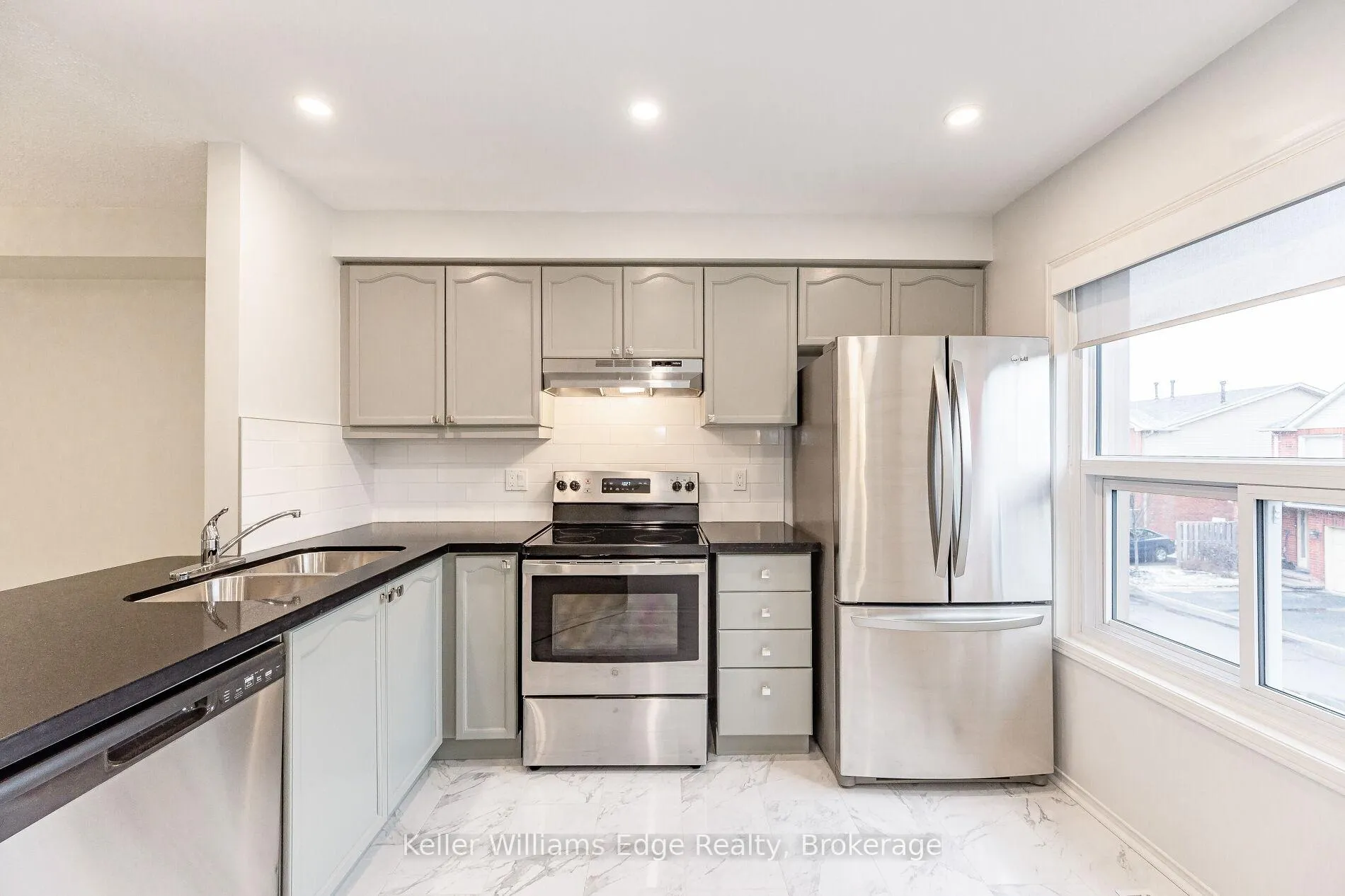 Photo 11 of Unit 2, 1570 Reeves Gate, Oakville, Glen Abbey — HOMEH