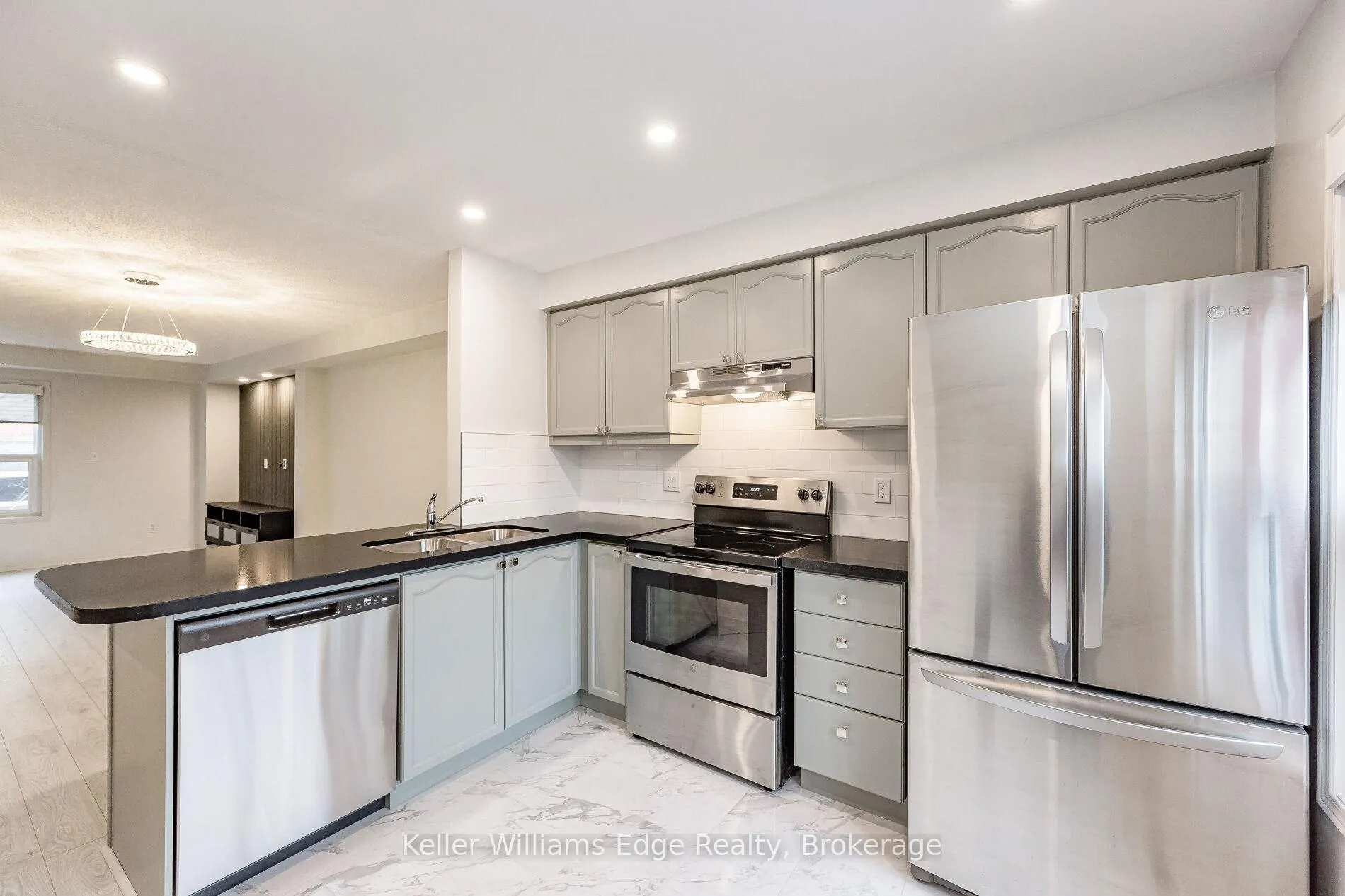 Photo 12 of Unit 2, 1570 Reeves Gate, Oakville, Glen Abbey — HOMEH