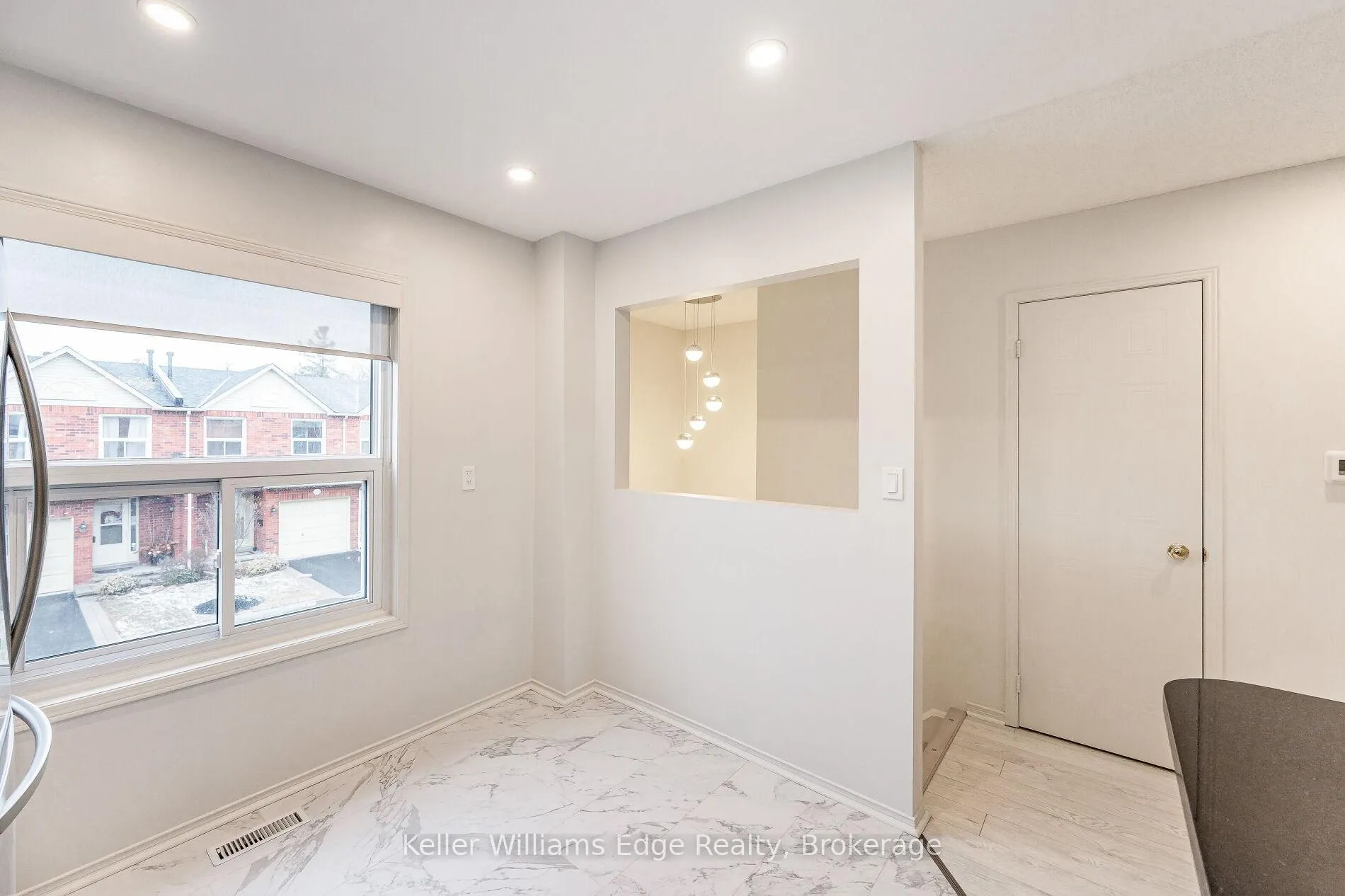 Photo 14 of Unit 2, 1570 Reeves Gate, Oakville, Glen Abbey — HOMEH