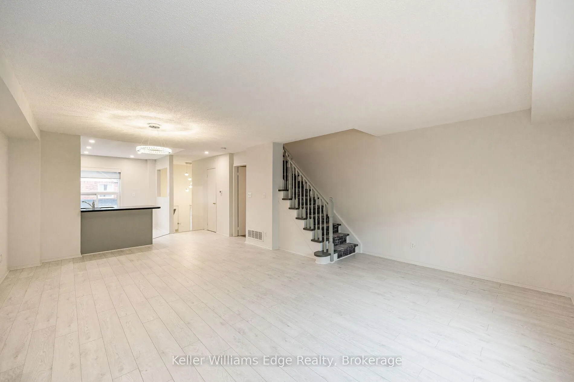 Photo 23 of Unit 2, 1570 Reeves Gate, Oakville, Glen Abbey — HOMEH