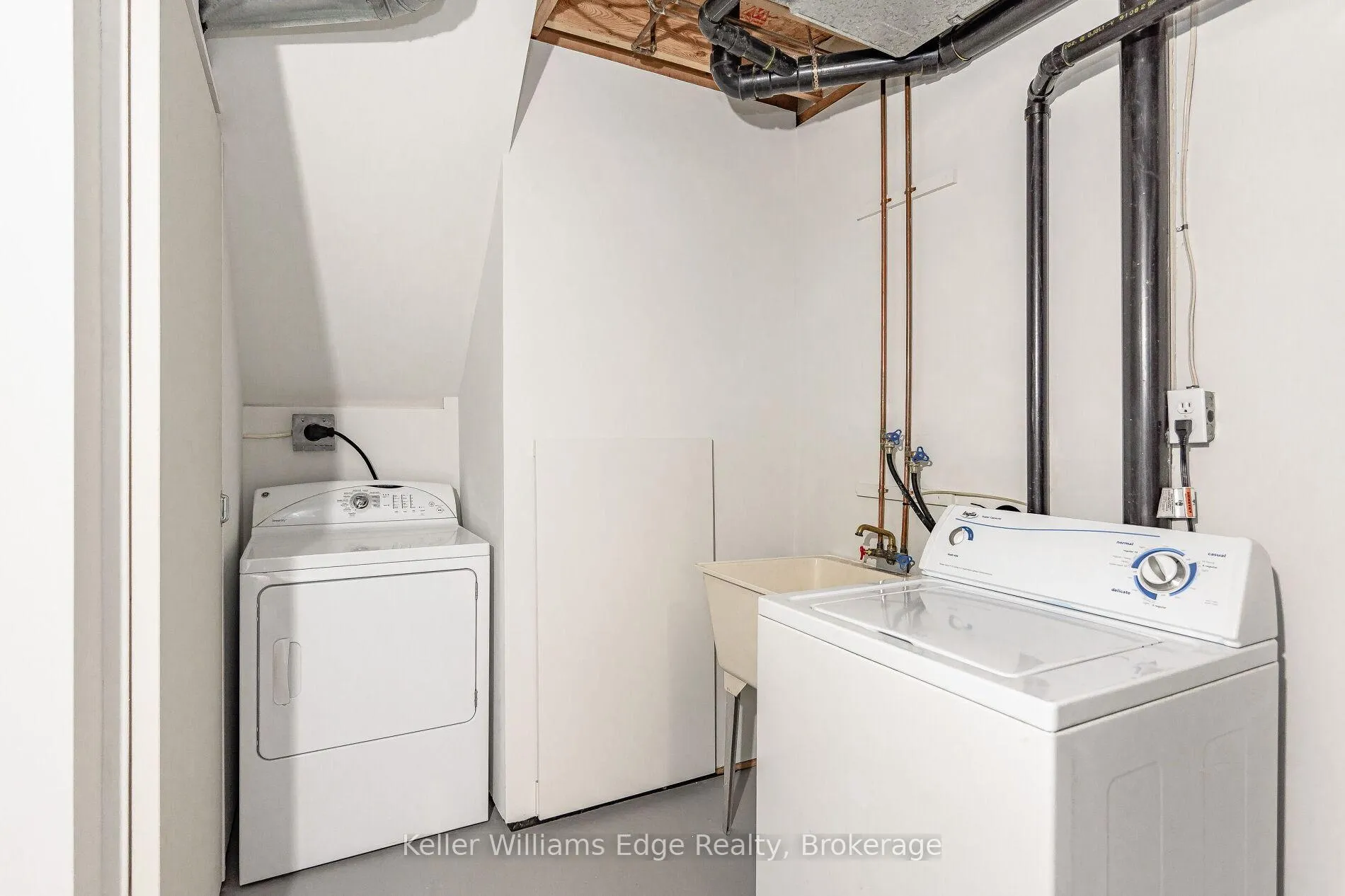 Photo 44 of Unit 2, 1570 Reeves Gate, Oakville, Glen Abbey — HOMEH
