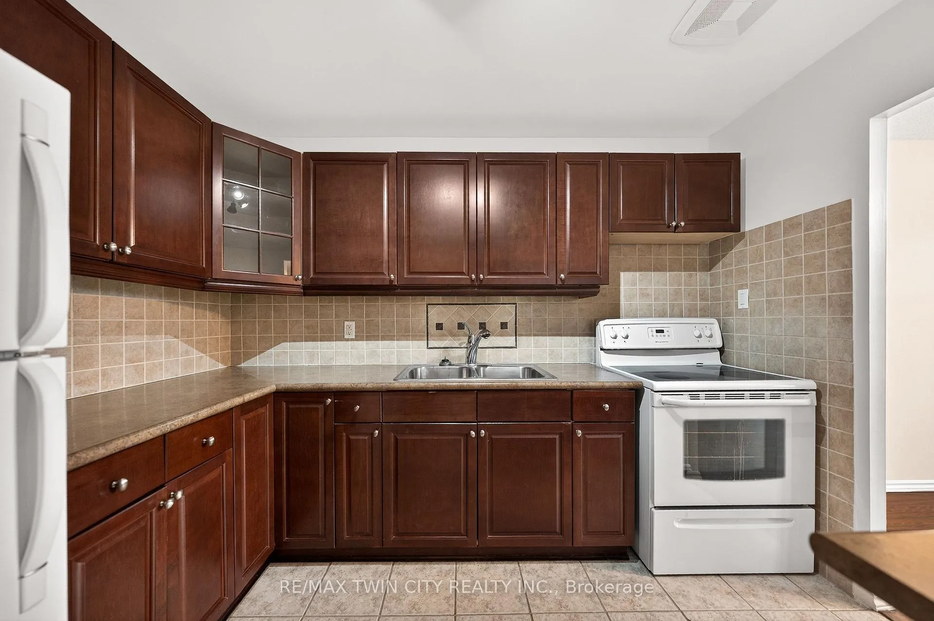Photo 20 of Unit 605, 1100 Courtland Avenue E, Kitchener, Vanier - Kitchener — HOMEH