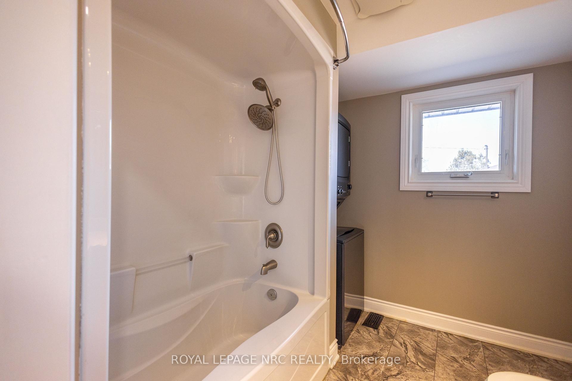 Photo 13 of 72 Battle Street, Thorold, Thorold Downtown — HOMEH