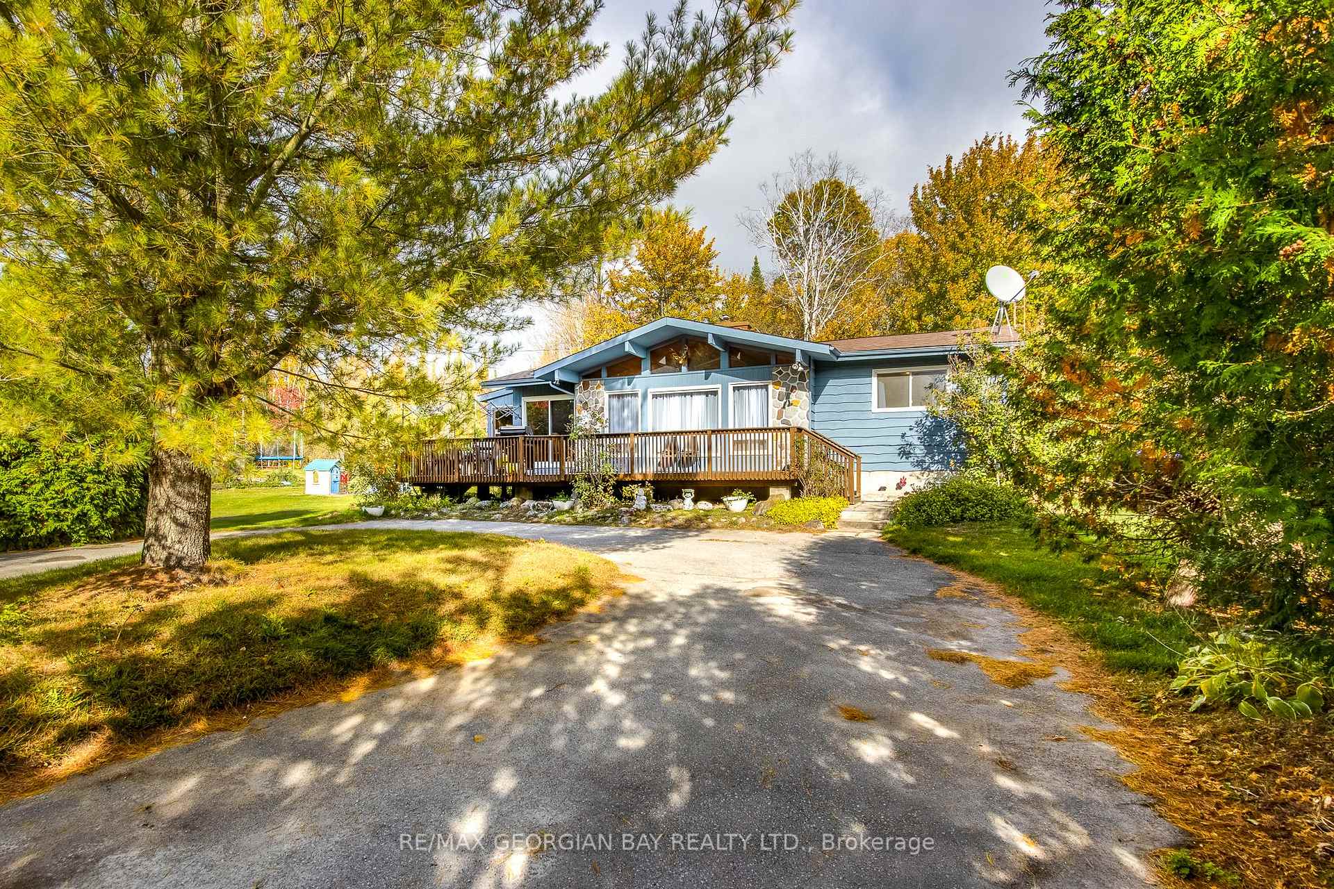 Photo 2 of 69 Albert Avenue, Tiny, Rural Tiny — HOMEH