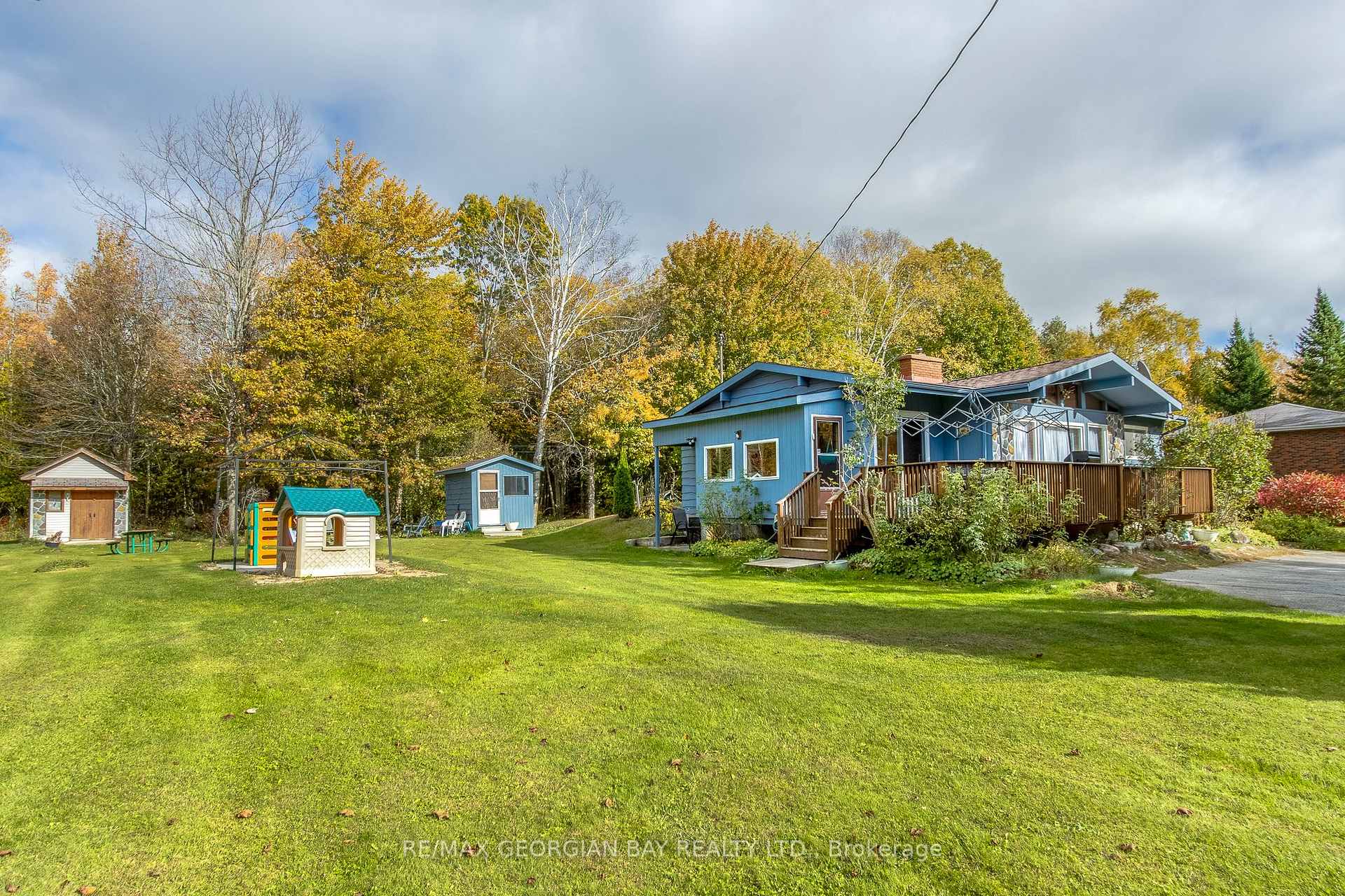 Photo 3 of 69 Albert Avenue, Tiny, Rural Tiny — HOMEH