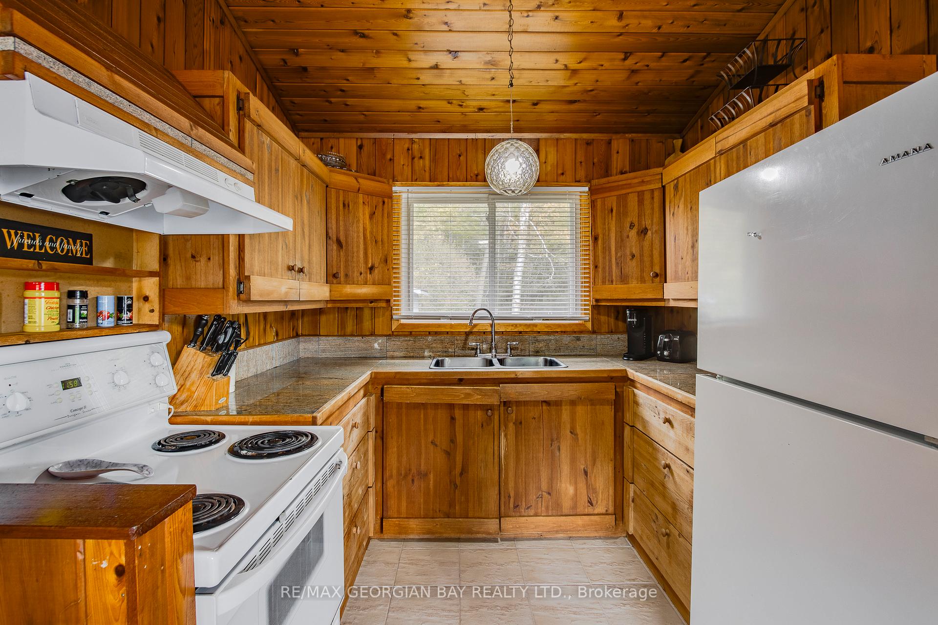 Photo 13 of 69 Albert Avenue, Tiny, Rural Tiny — HOMEH