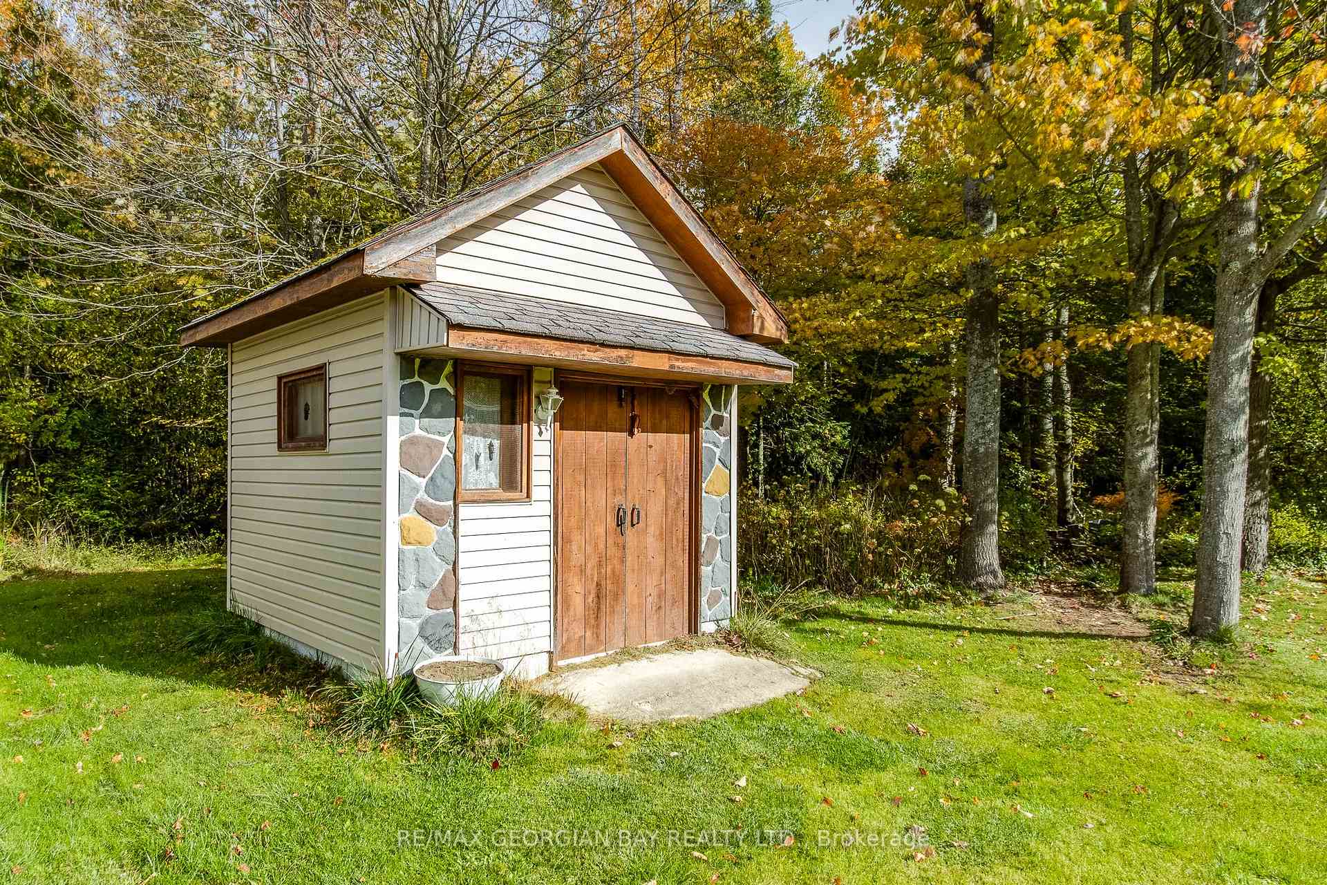 Photo 22 of 69 Albert Avenue, Tiny, Rural Tiny — HOMEH