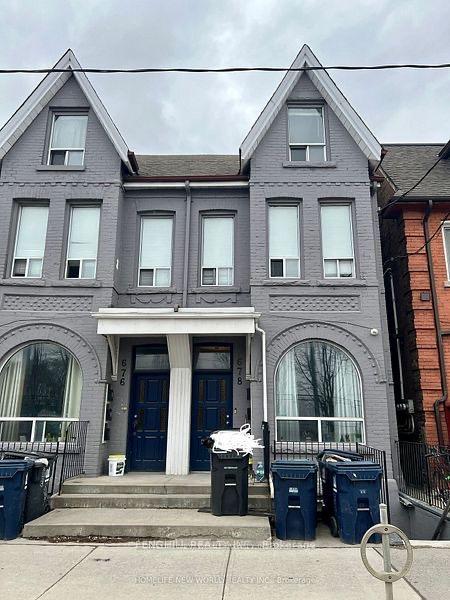 Front of Unit 2, 678 Bathurst Street