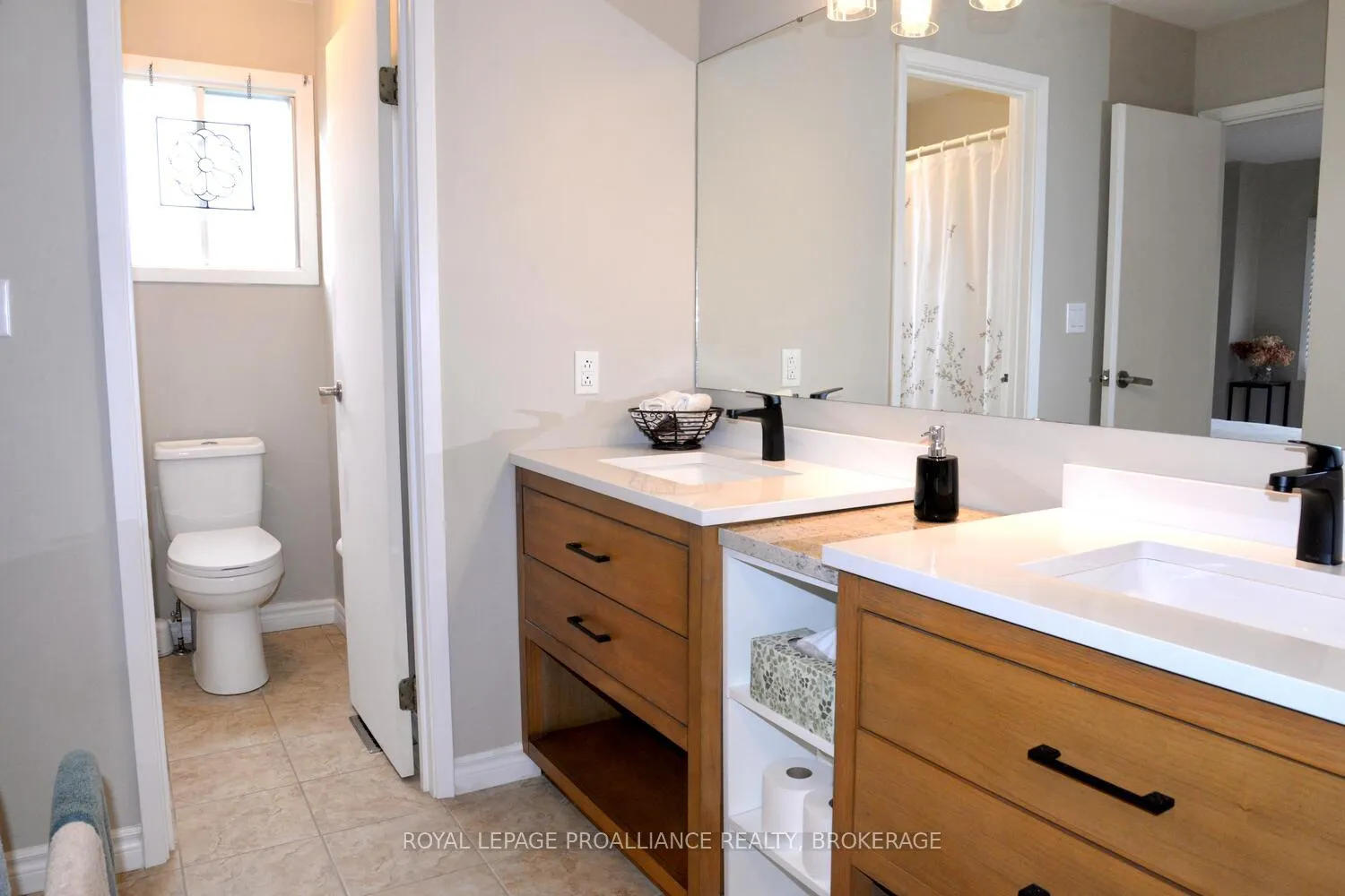 Photo 23 of 59 Glencoe Crescent, Kingston, West of Sir John A. Blvd — HOMEH