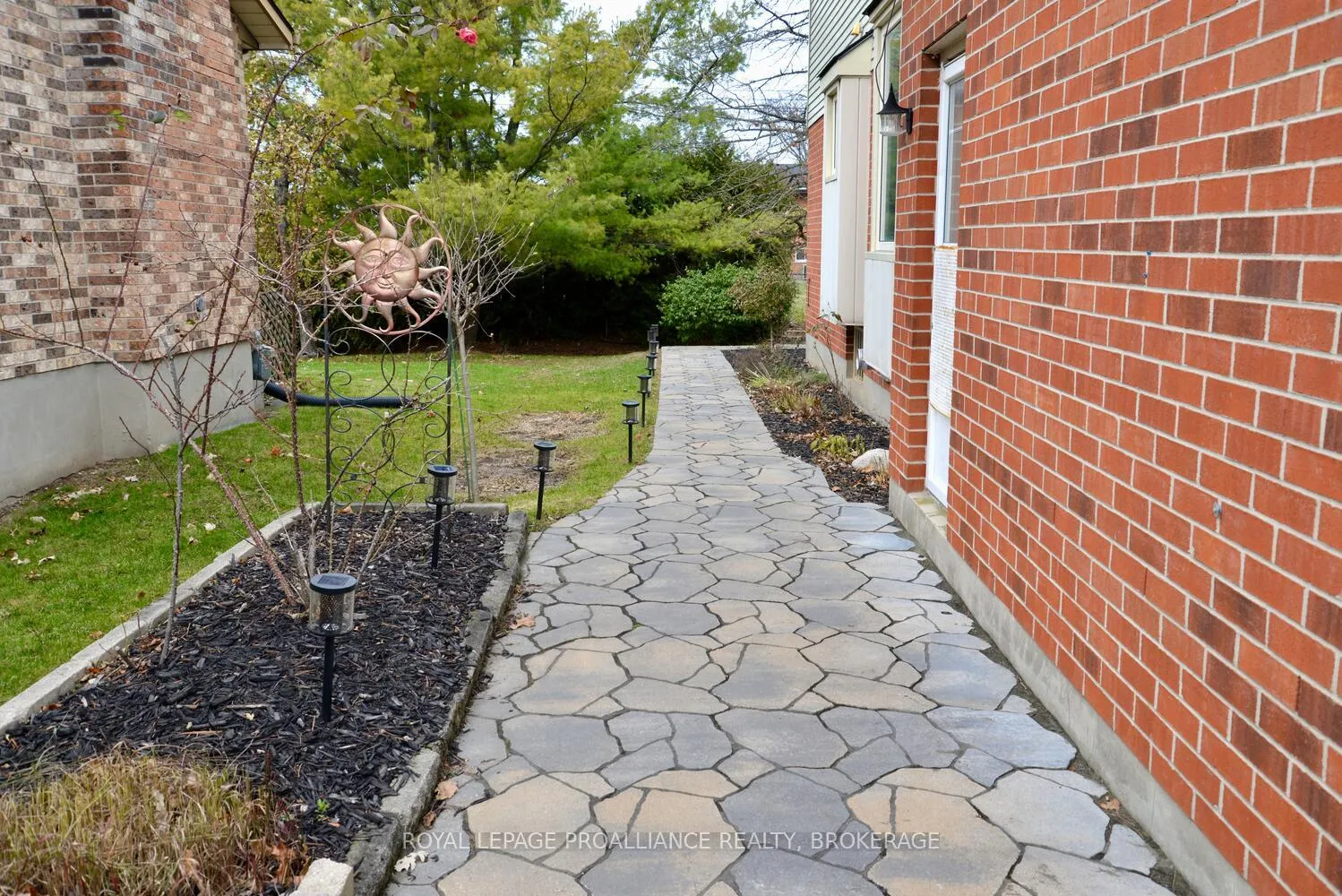 Photo 36 of 59 Glencoe Crescent, Kingston, West of Sir John A. Blvd — HOMEH