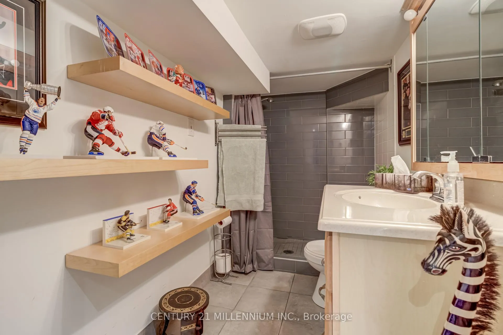 Photo 17 of 30 Clarence Street, Brampton, Downtown Brampton — HOMEH