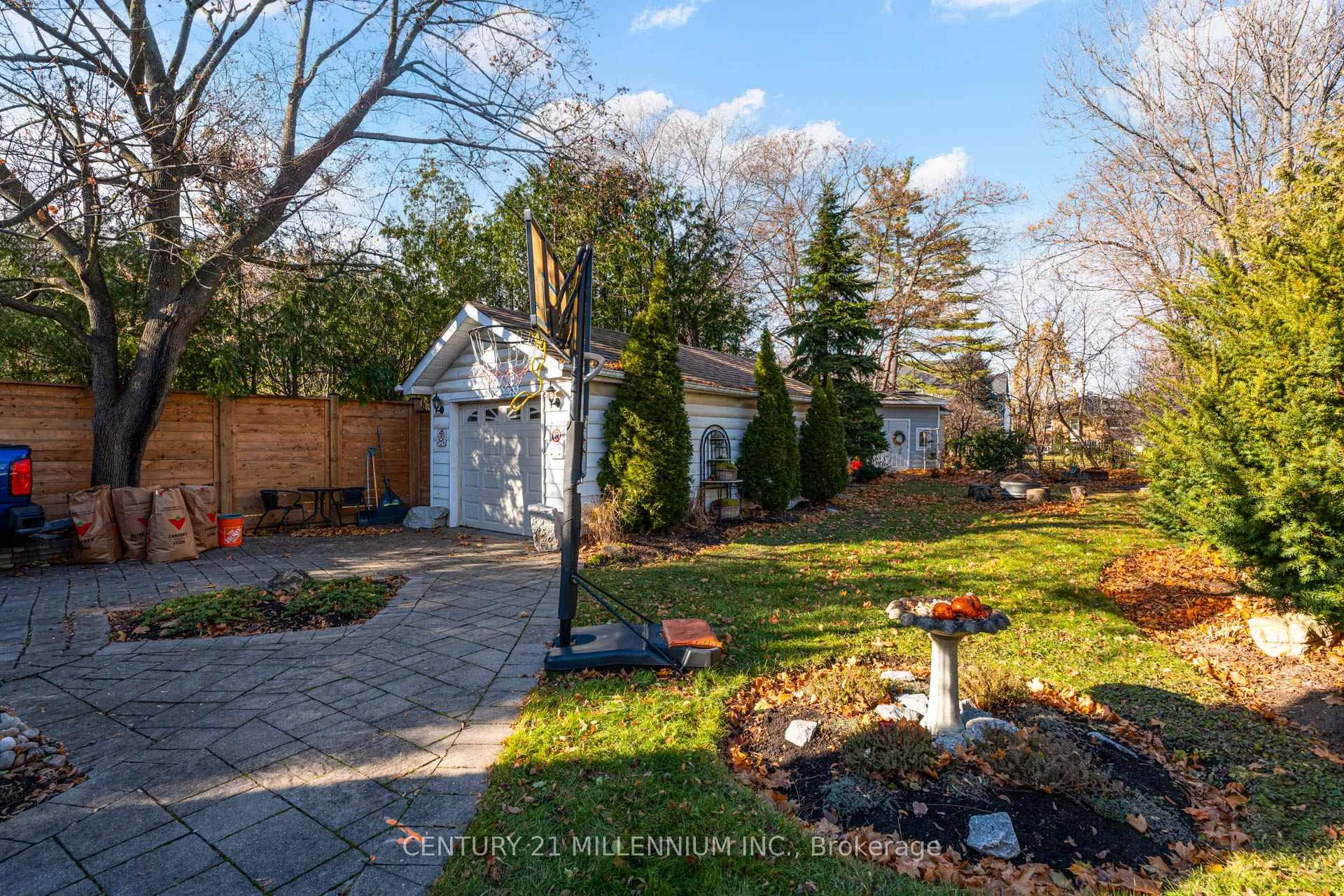 Photo 21 of 30 Clarence Street, Brampton, Downtown Brampton — HOMEH