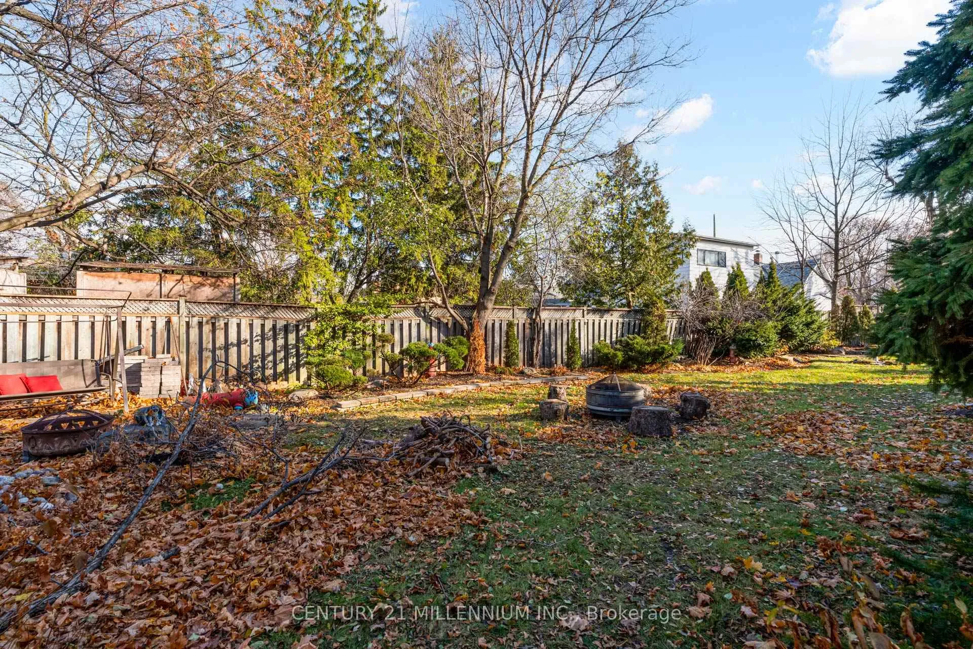 Photo 24 of 30 Clarence Street, Brampton, Downtown Brampton — HOMEH