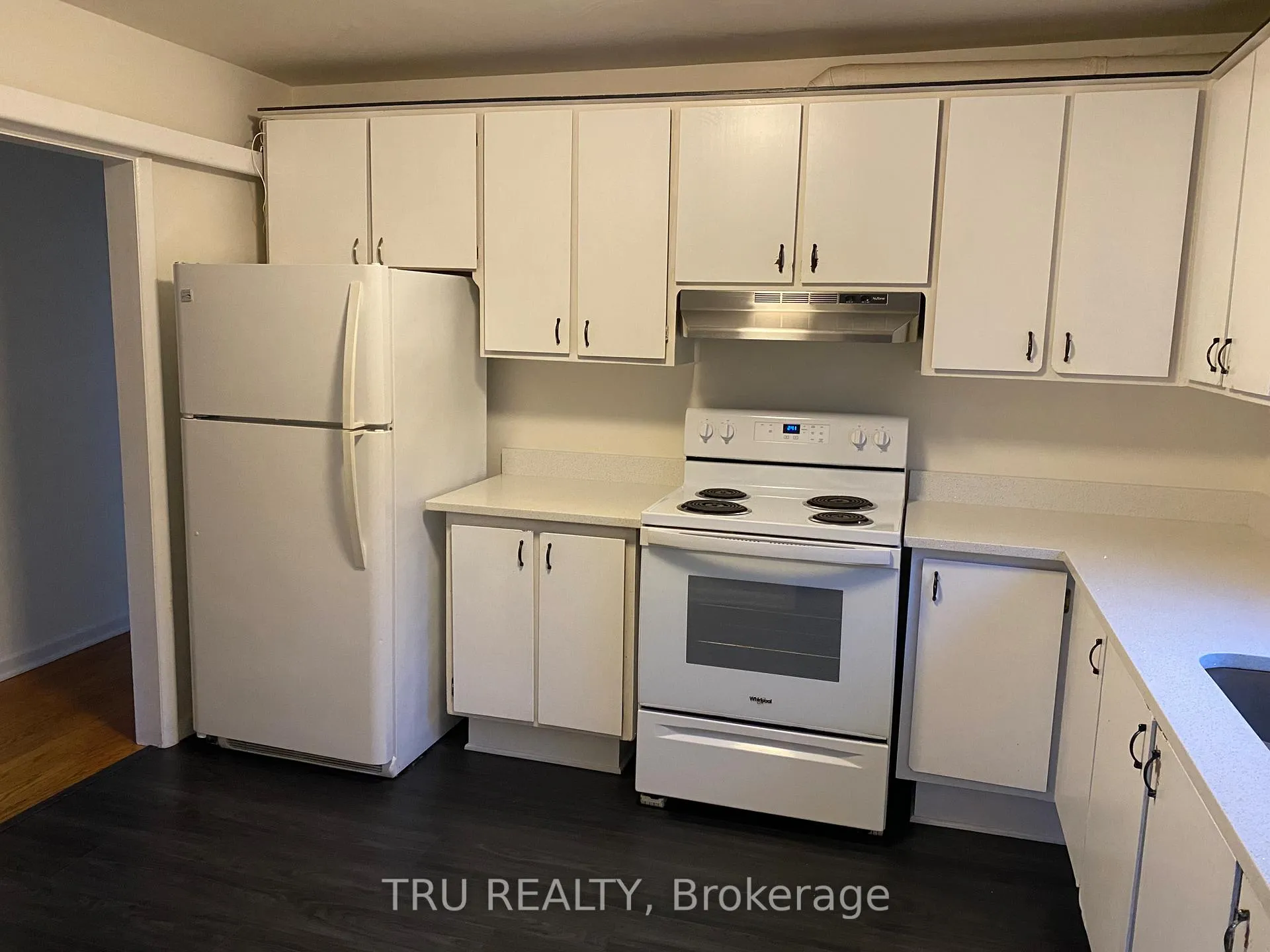 Photo 5 of Unit 1, 2687 Cresthill Street, Ottawa, Queensway Terrace North — HOMEH