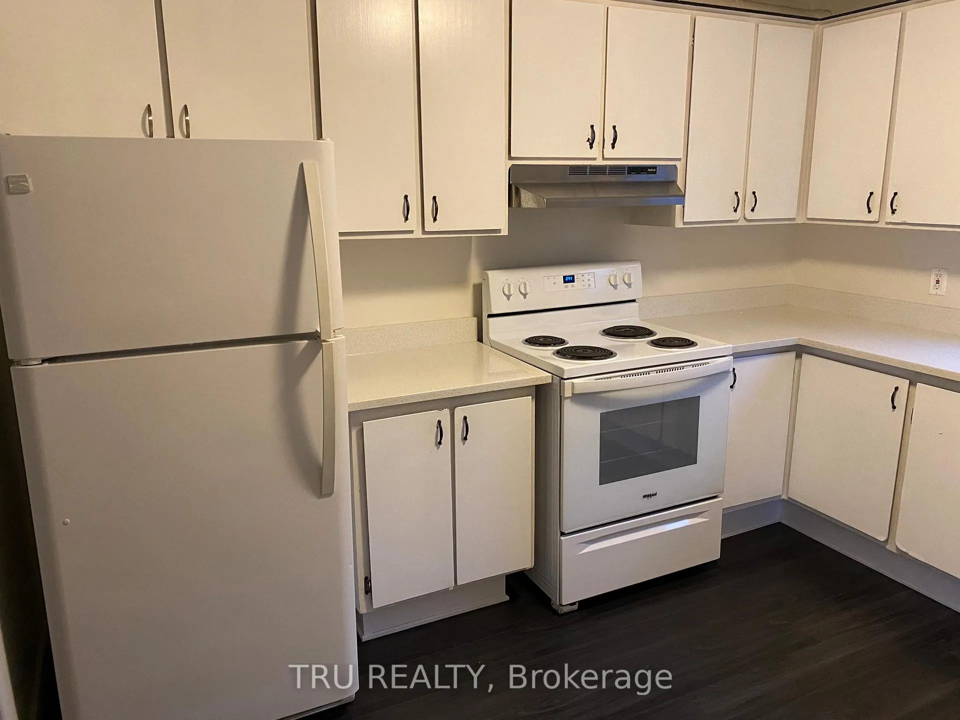 Photo 6 of Unit 1, 2687 Cresthill Street, Ottawa, Queensway Terrace North — HOMEH