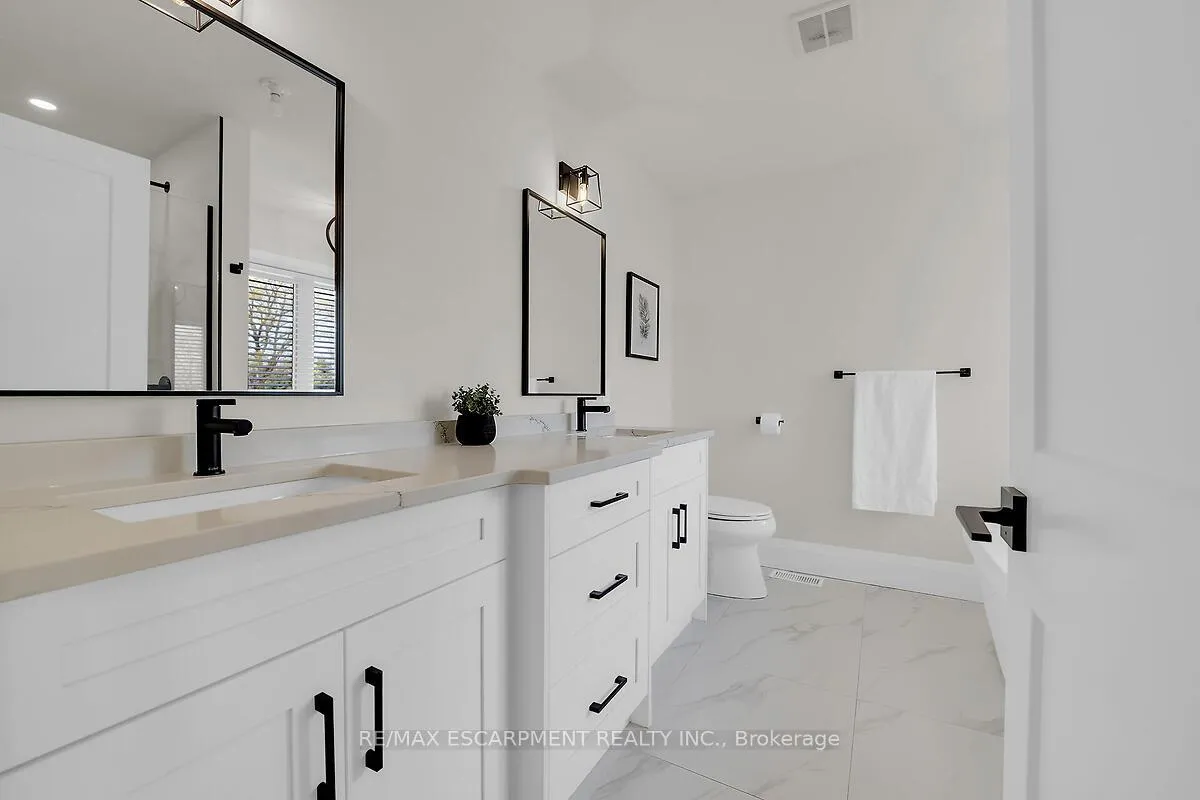 Photo 38 of 8184 Airport Road E, Hamilton, Rural Glanbrook — HOMEH