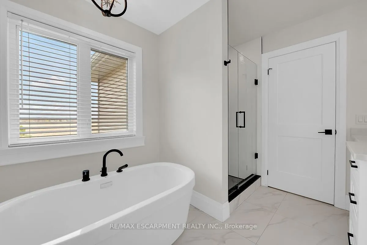 Photo 39 of 8184 Airport Road E, Hamilton, Rural Glanbrook — HOMEH